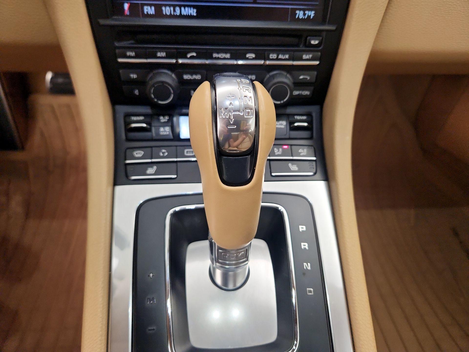 Thumbnail: 2014 Porsche Cayman - 16