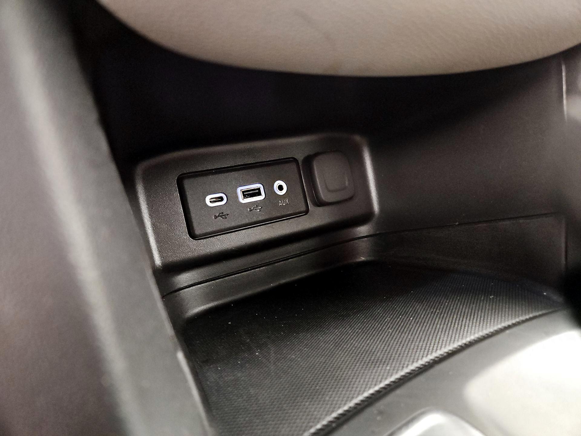 Thumbnail: 2019 Chevrolet Equinox - 18