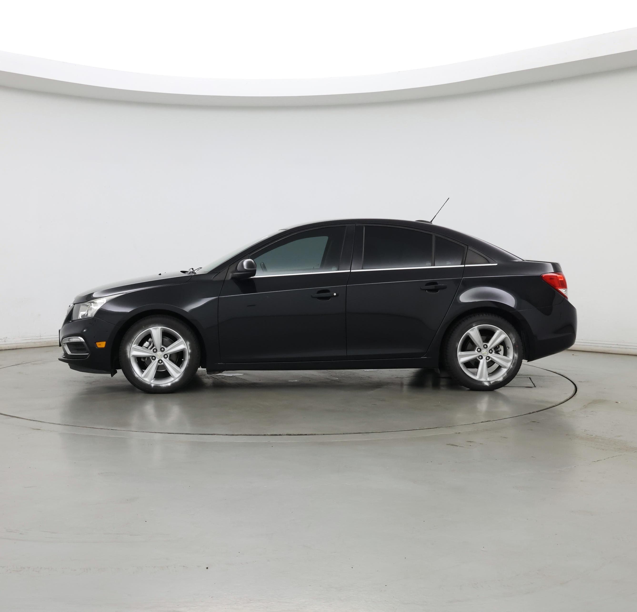 Thumbnail: 2016 Chevrolet Cruze - 3