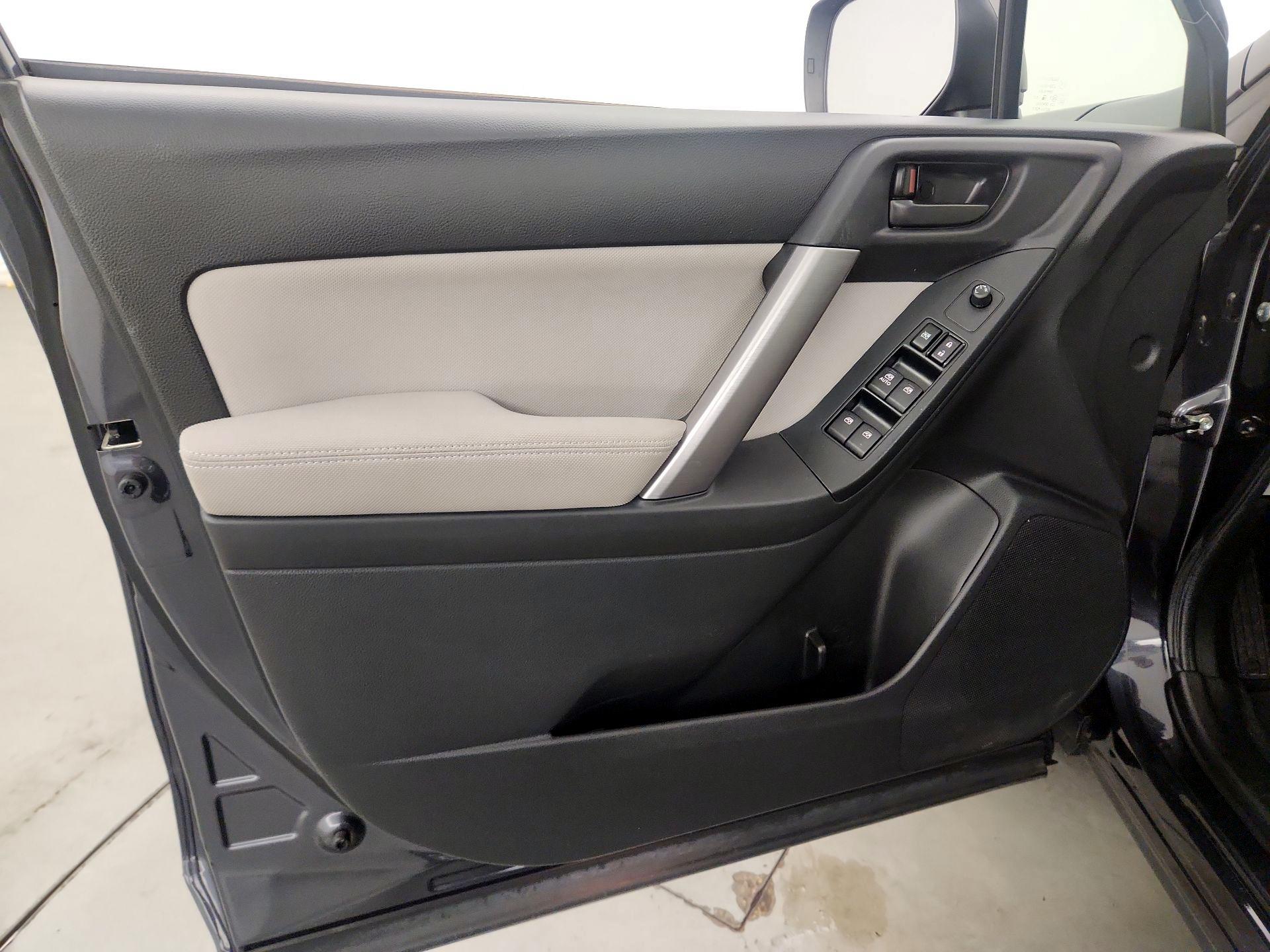 Thumbnail: 2015 Subaru Forester - 12
