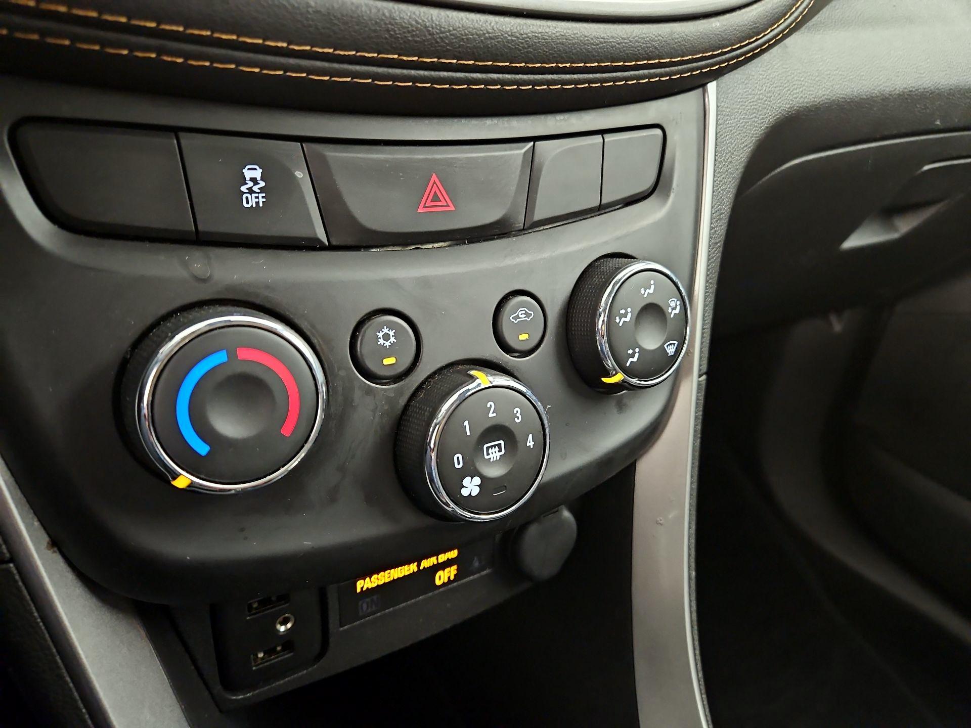 Thumbnail: 2020 Chevrolet Trax - 16