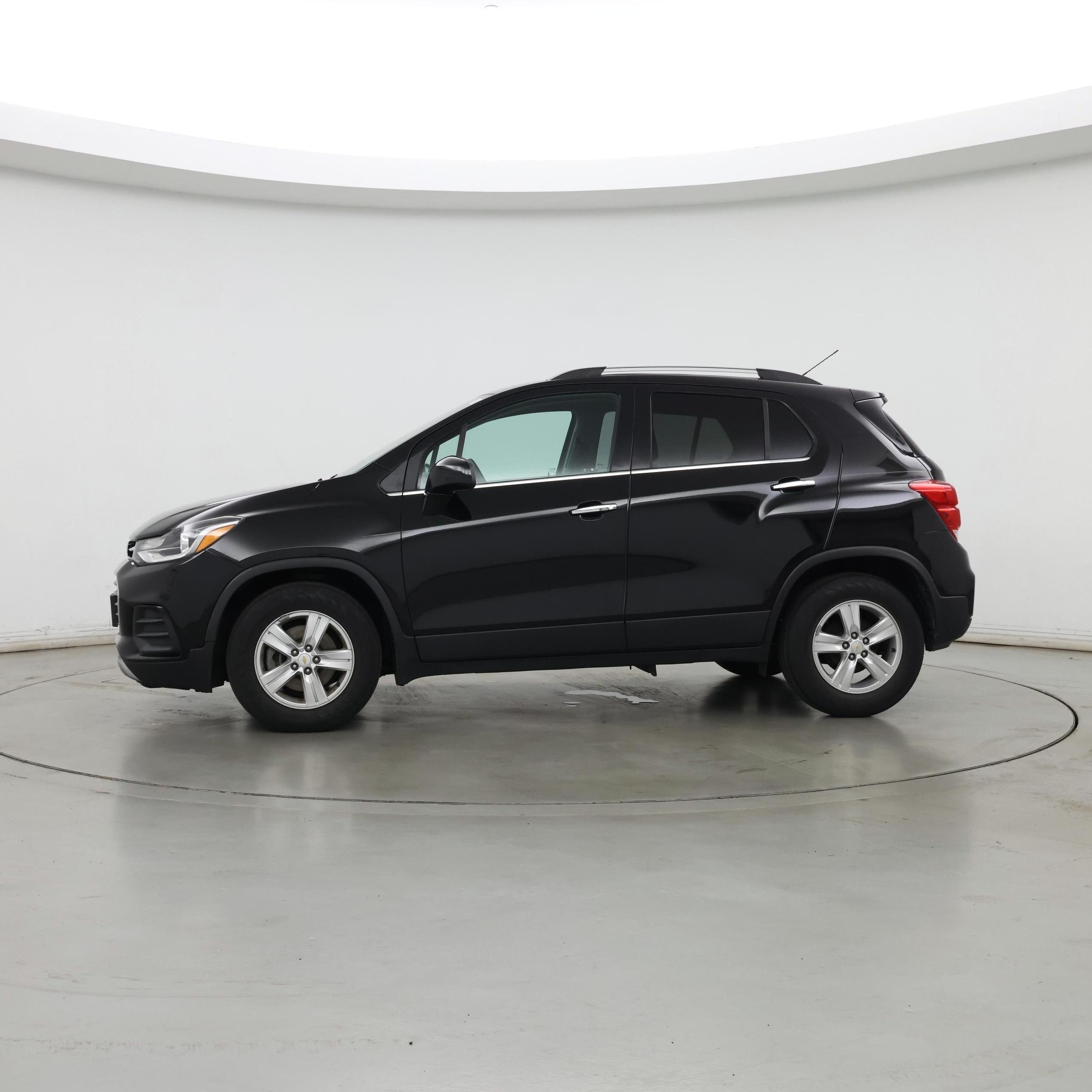 Thumbnail: 2020 Chevrolet Trax - 3