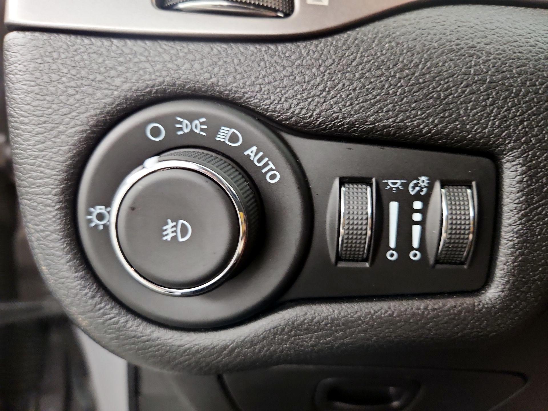 Thumbnail: 2021 Jeep Cherokee - 13