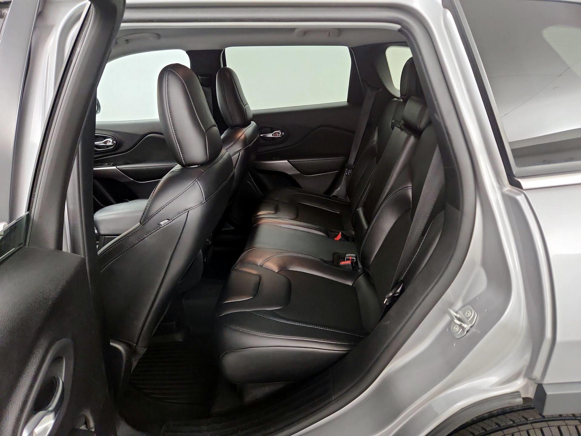 Thumbnail: 2021 Jeep Cherokee - 19