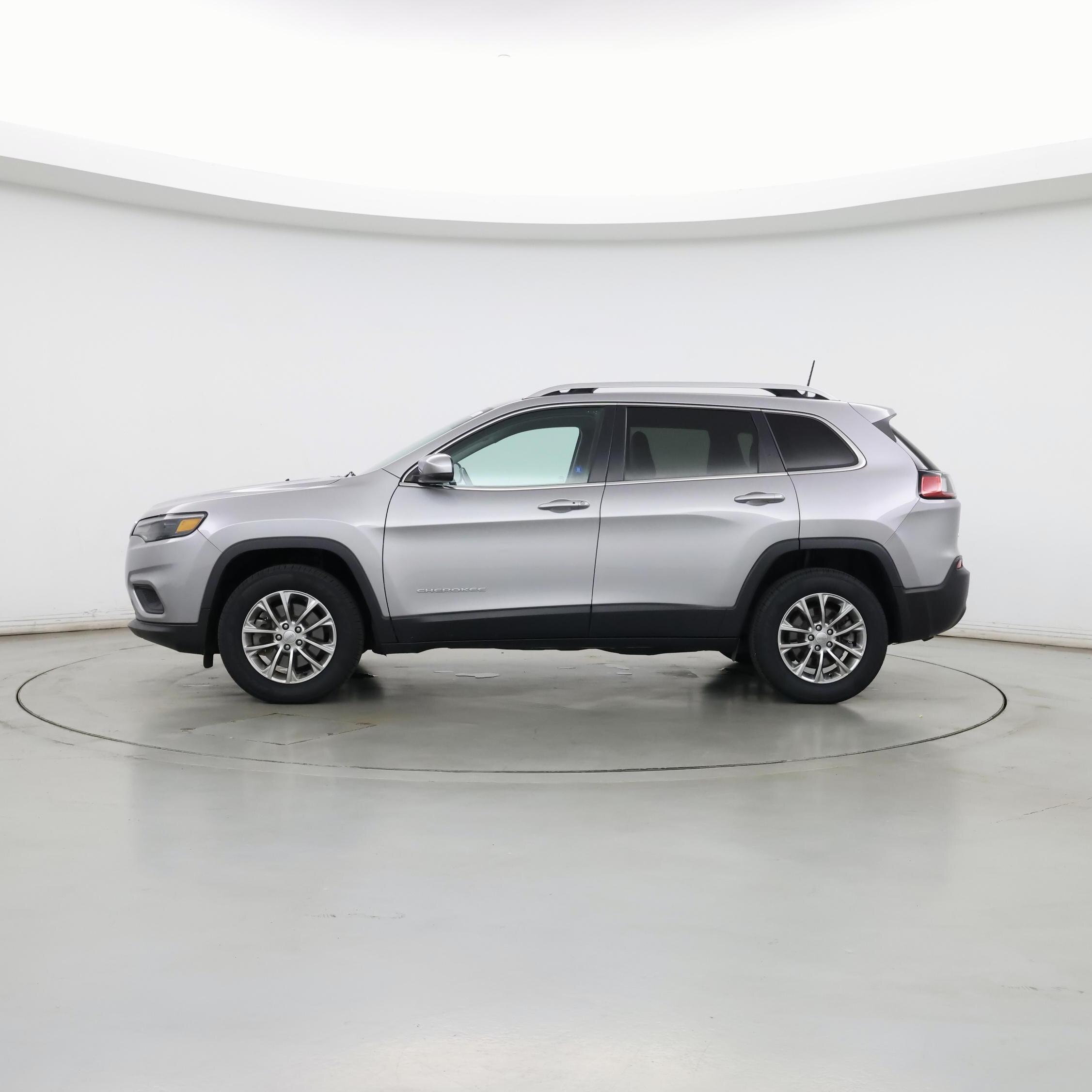 Thumbnail: 2021 Jeep Cherokee - 3