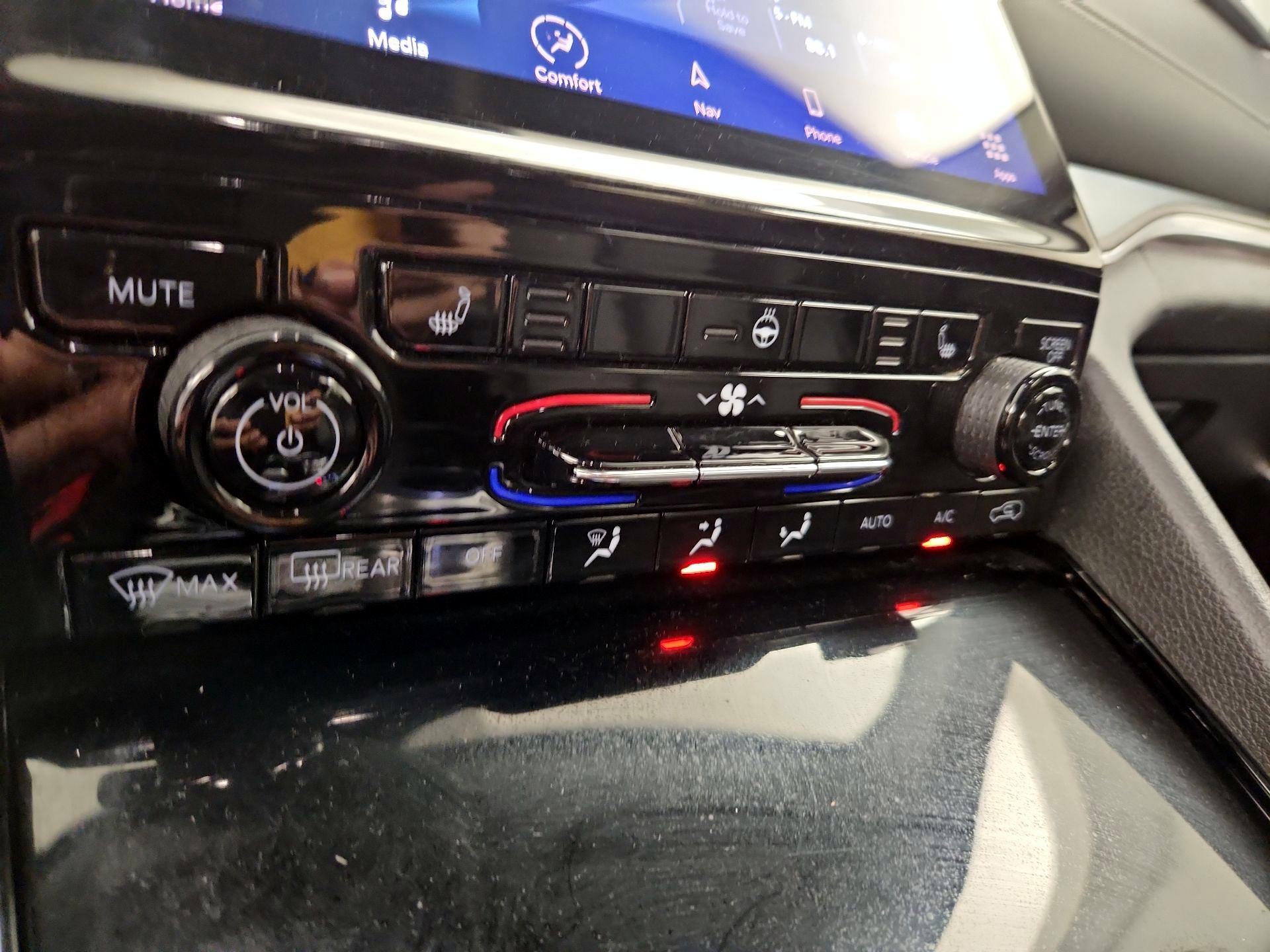 Thumbnail: 2021 Jeep Grand Cherokee L - 17