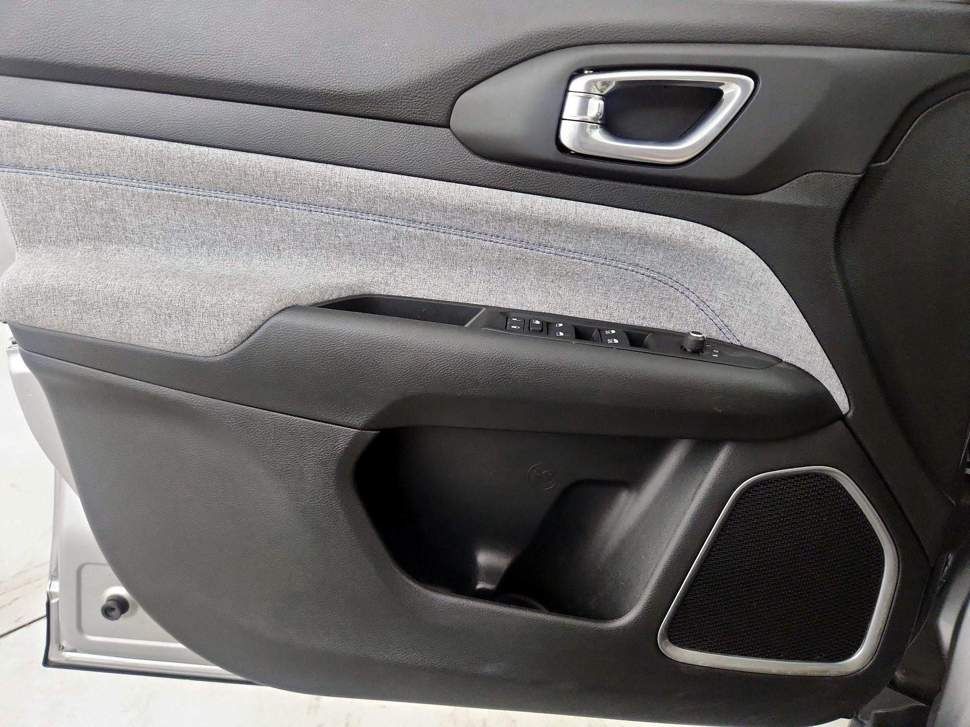 Thumbnail: 2022 Jeep Compass - 12