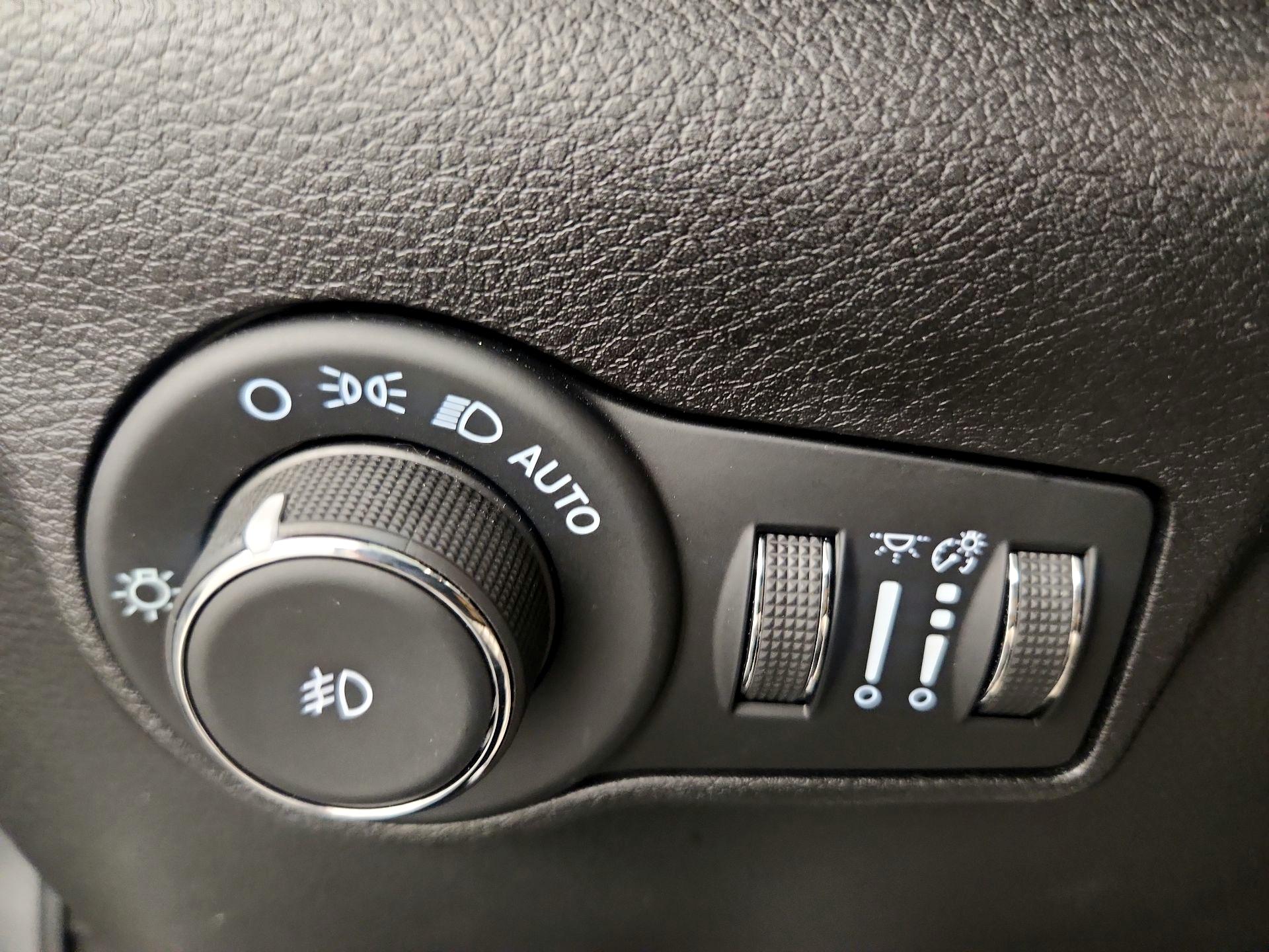 Thumbnail: 2022 Jeep Compass - 13