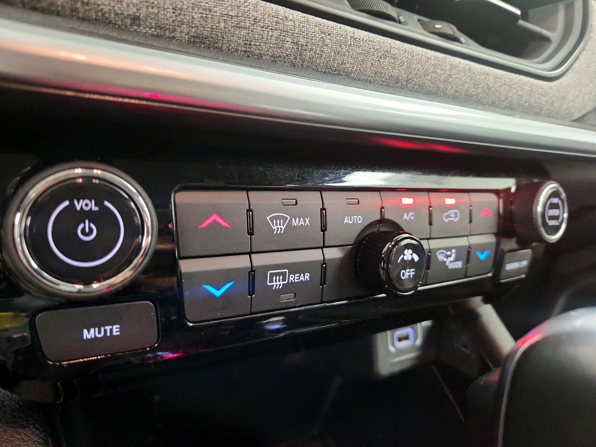 Thumbnail: 2022 Jeep Compass - 16