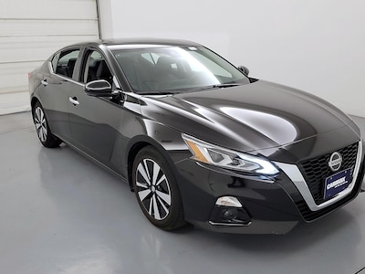 Black 2022 Nissan Altima SL