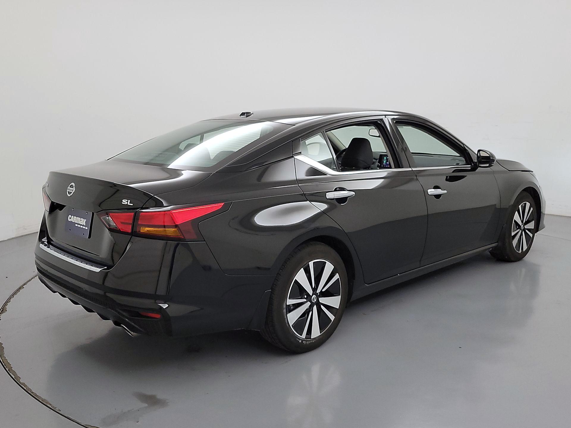 Thumbnail: 2022 Nissan Altima - 5