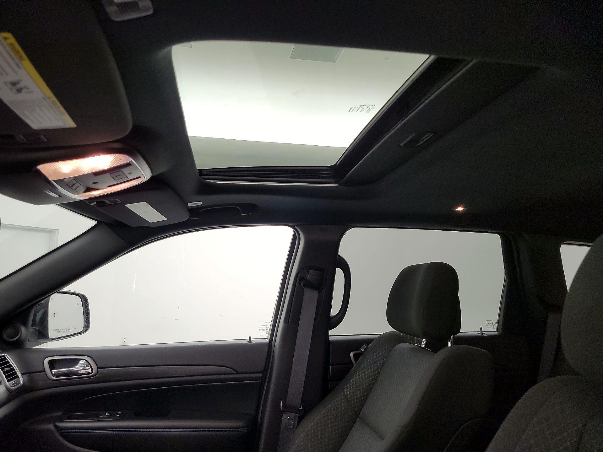 Thumbnail: 2019 Jeep Grand Cherokee - 19