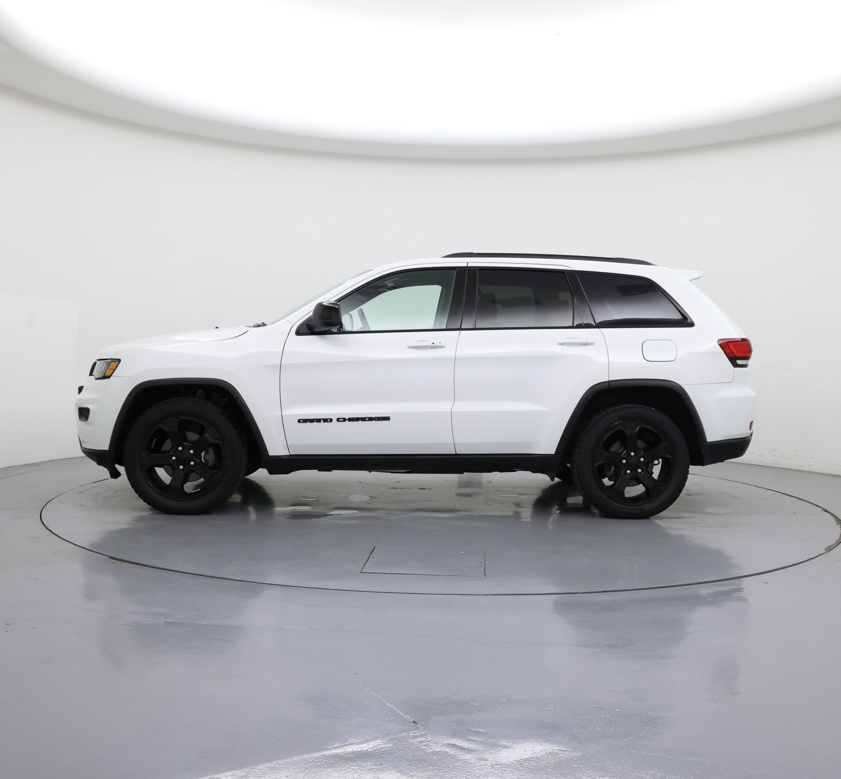 Thumbnail: 2019 Jeep Grand Cherokee - 3
