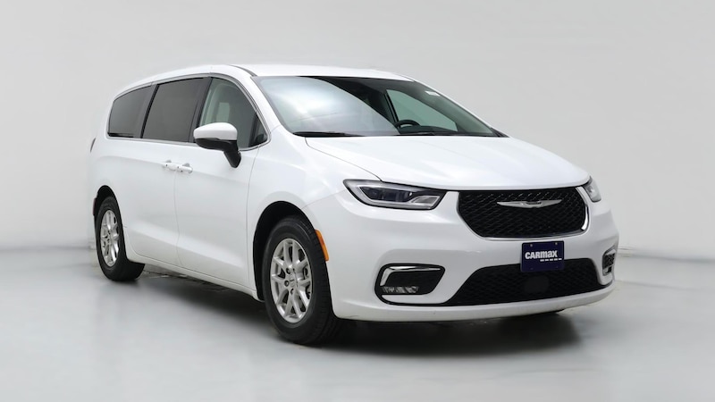 2023 Chrysler Pacifica Touring L Hero Image