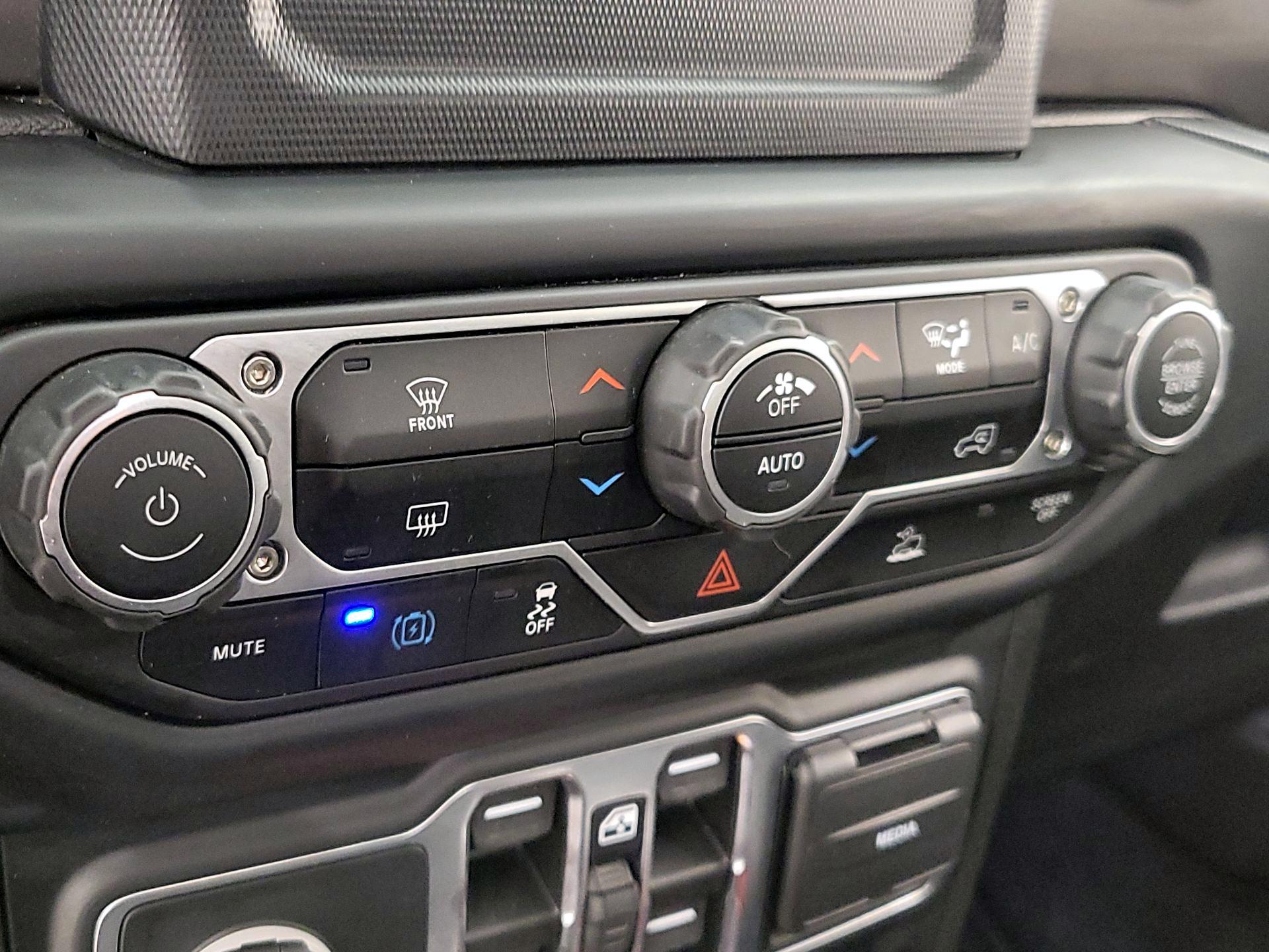 Thumbnail: 2023 Jeep Wrangler - 16