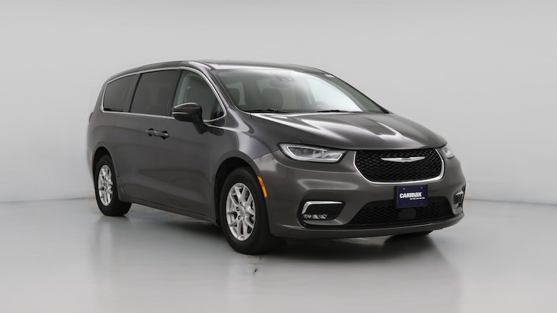 2023 Chrysler Pacifica Touring L Hero Image