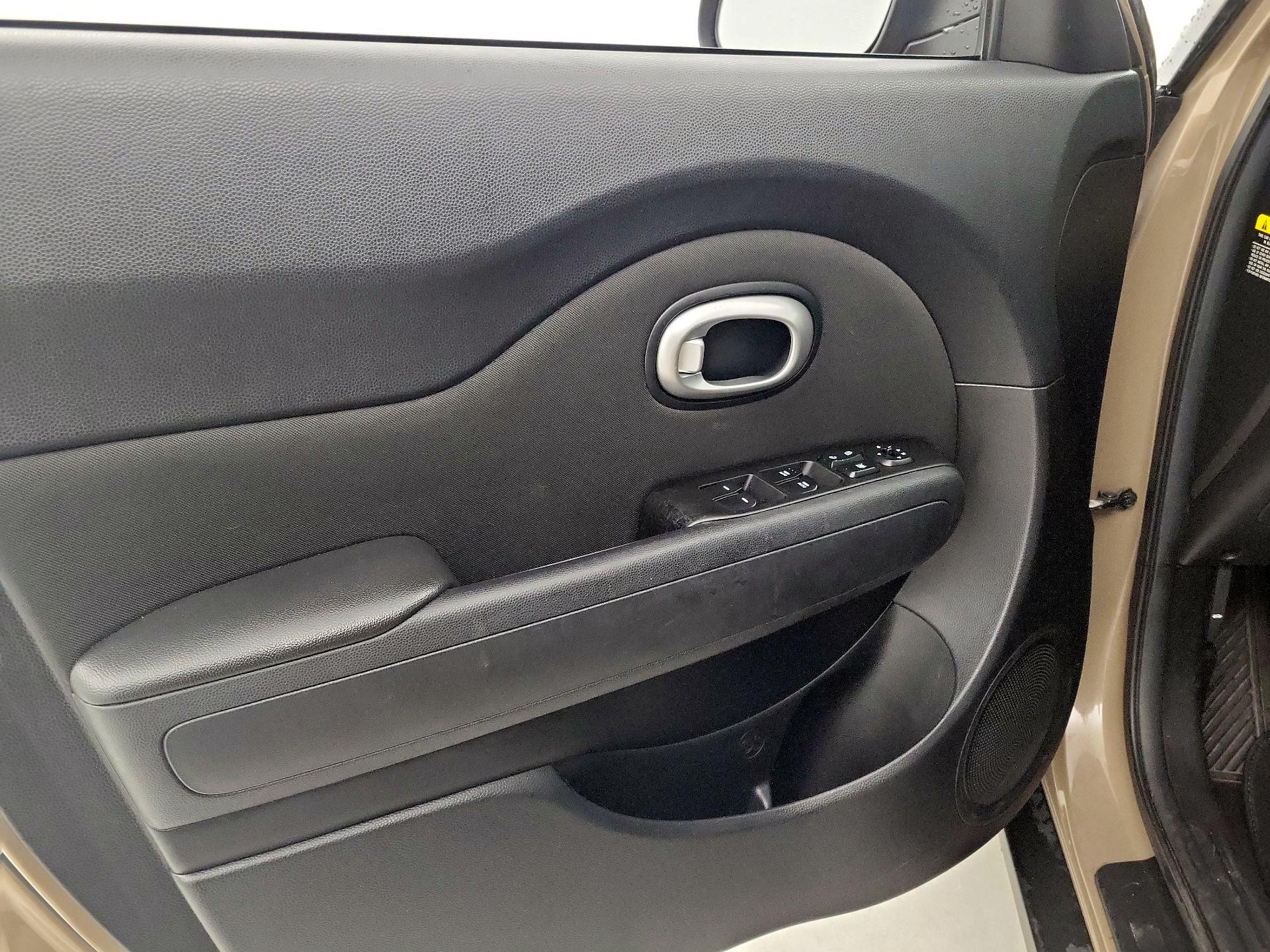 Thumbnail: 2014 Kia Soul - 12