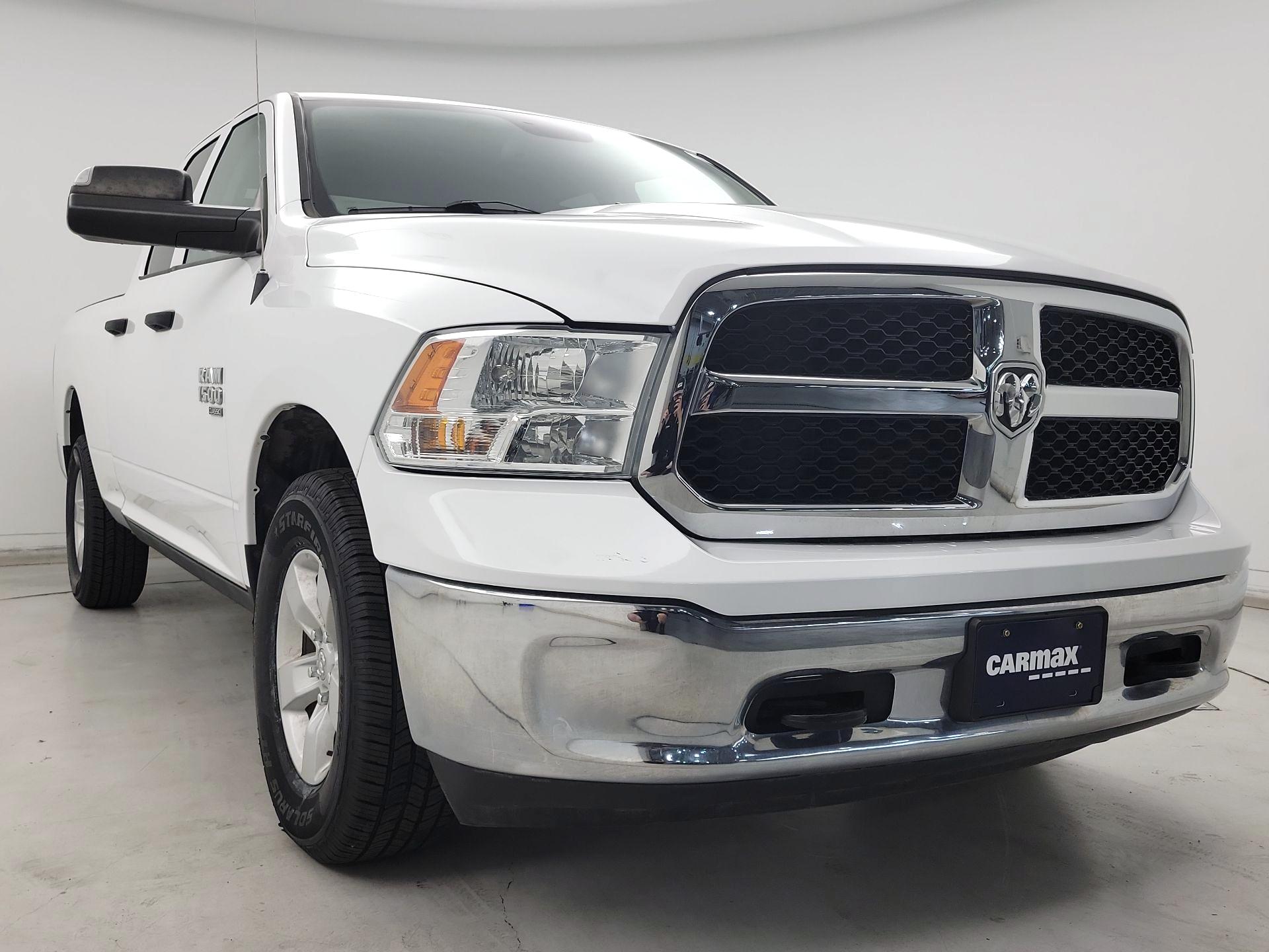 Thumbnail: 2019 RAM 1500 Classic - 1