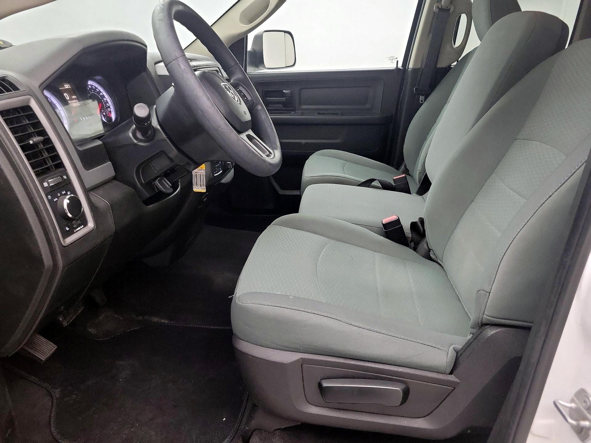 Thumbnail: 2019 RAM 1500 Classic - 9