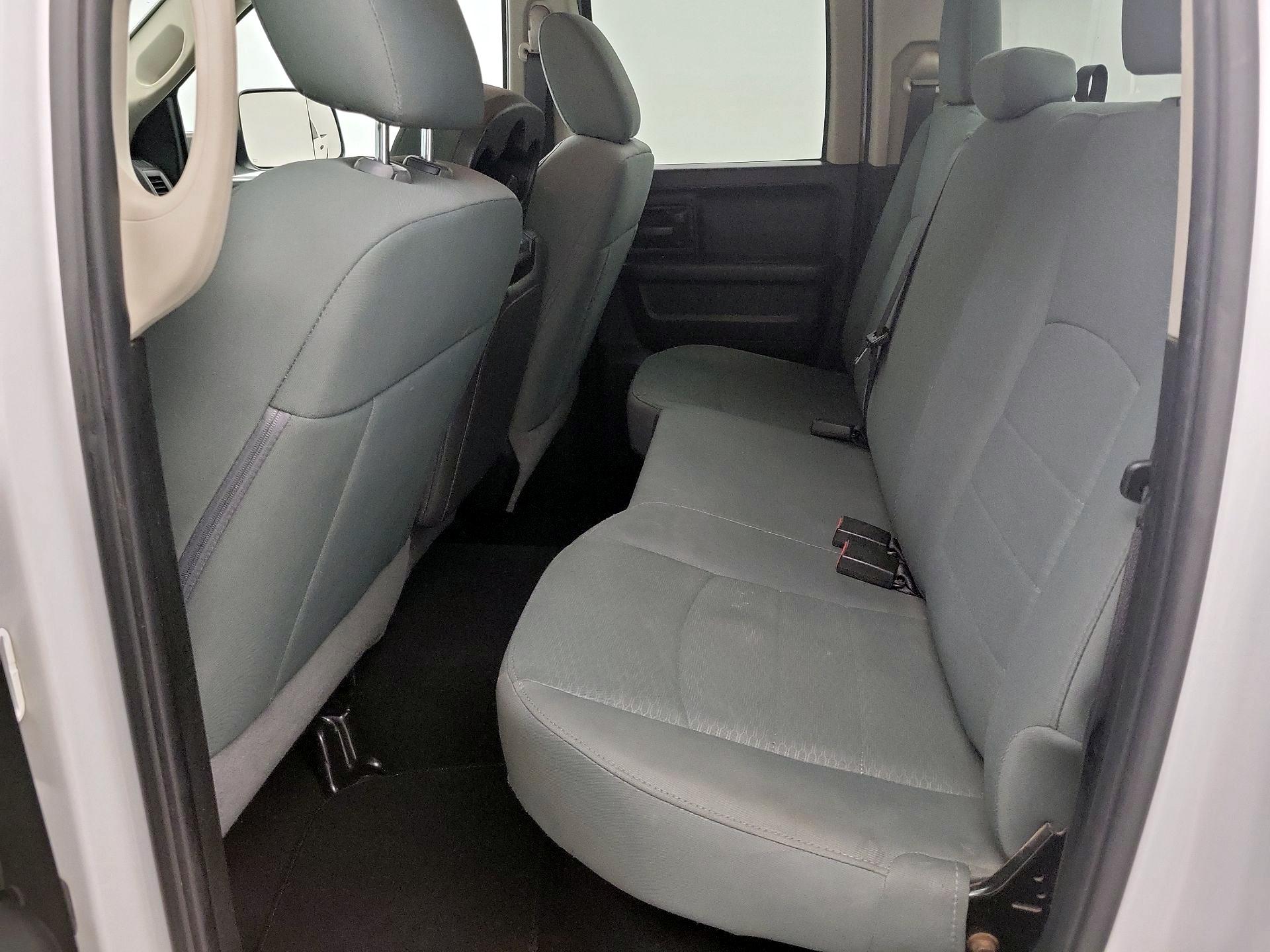 Thumbnail: 2019 RAM 1500 Classic - 17