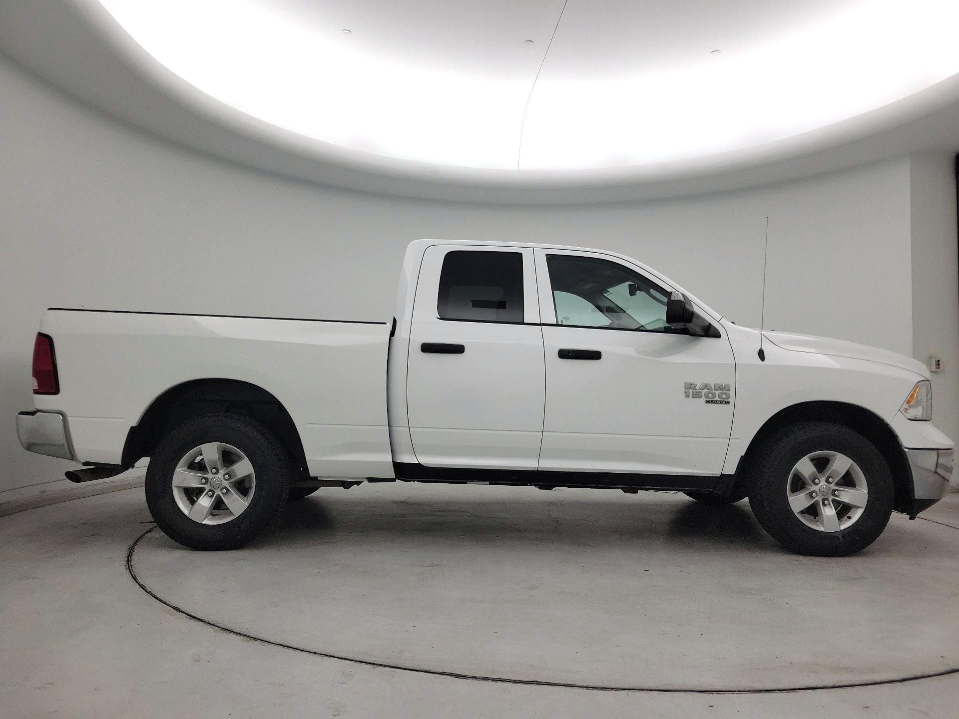 Thumbnail: 2019 RAM 1500 Classic - 4