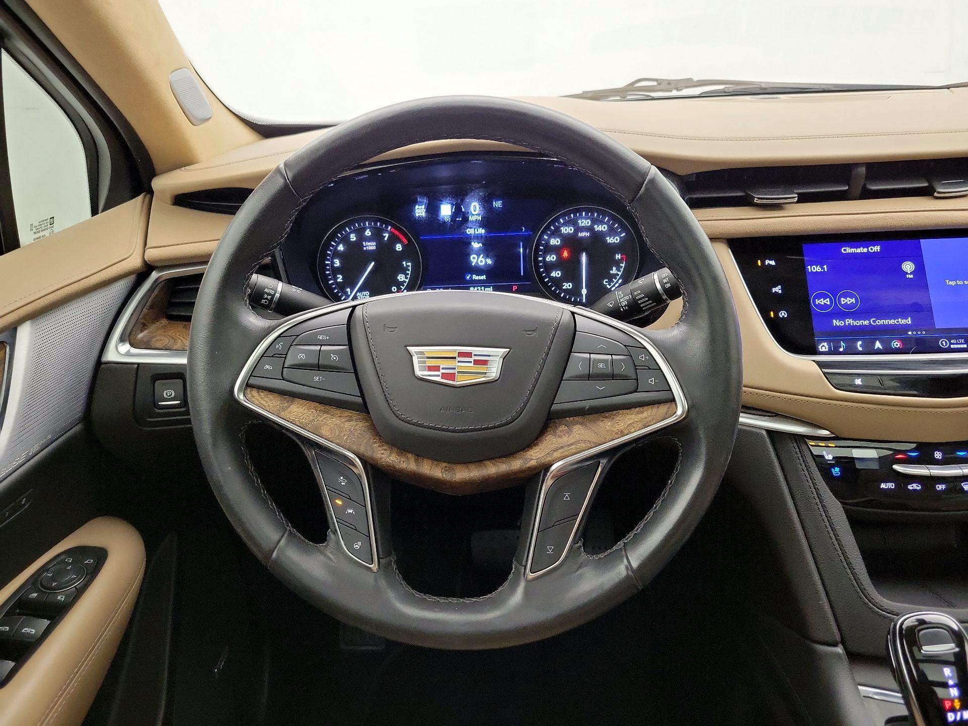 Thumbnail: 2022 Cadillac XT5 - 10