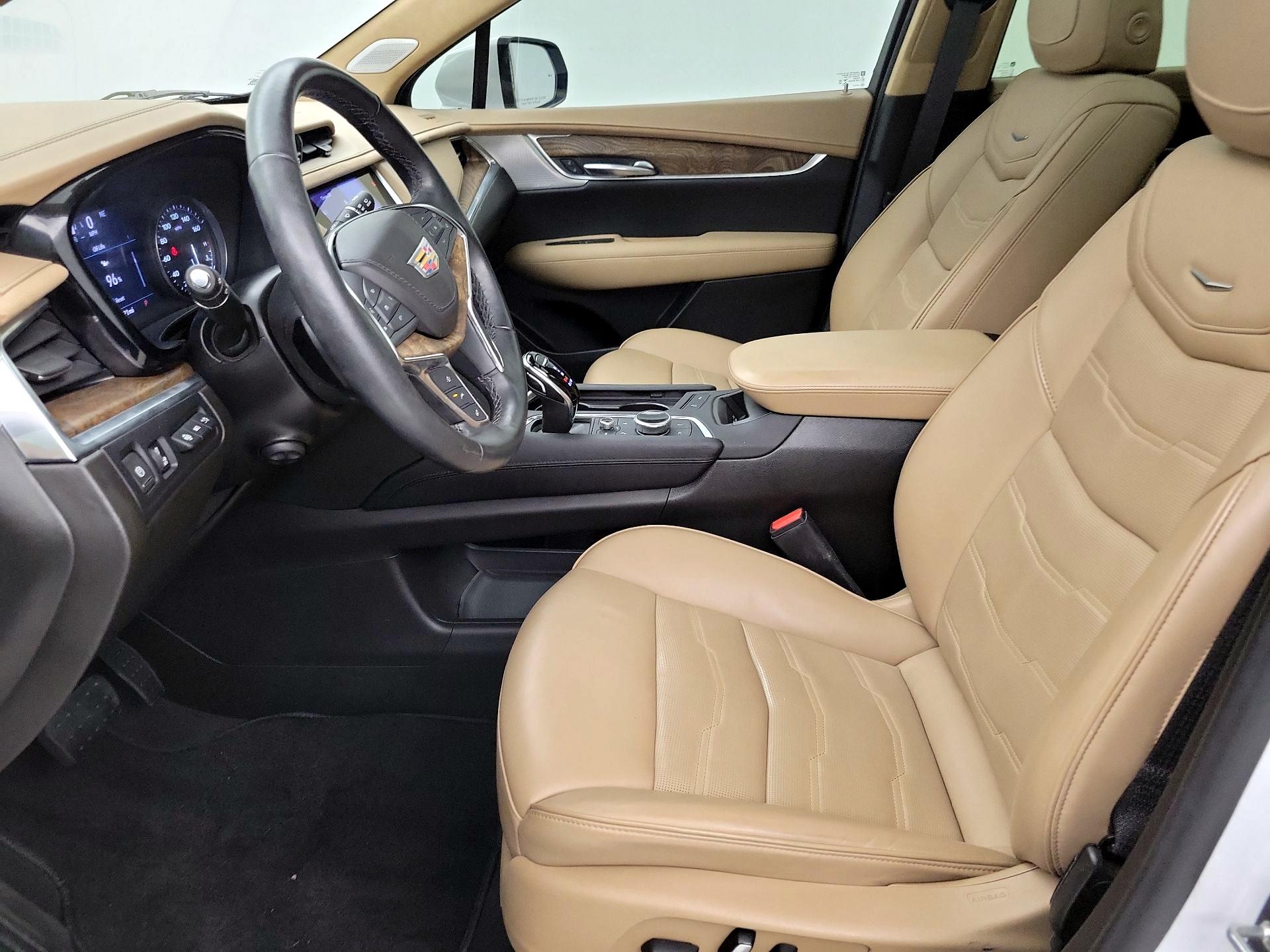Thumbnail: 2022 Cadillac XT5 - 11