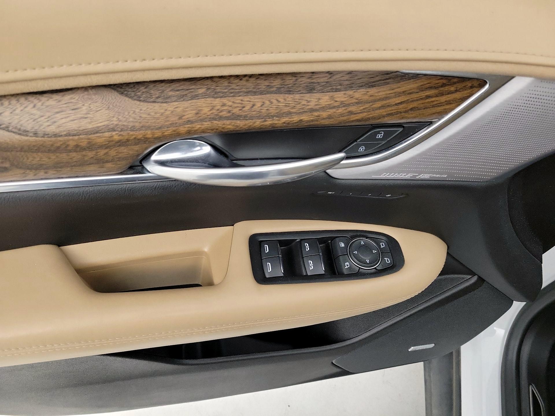 Thumbnail: 2022 Cadillac XT5 - 12