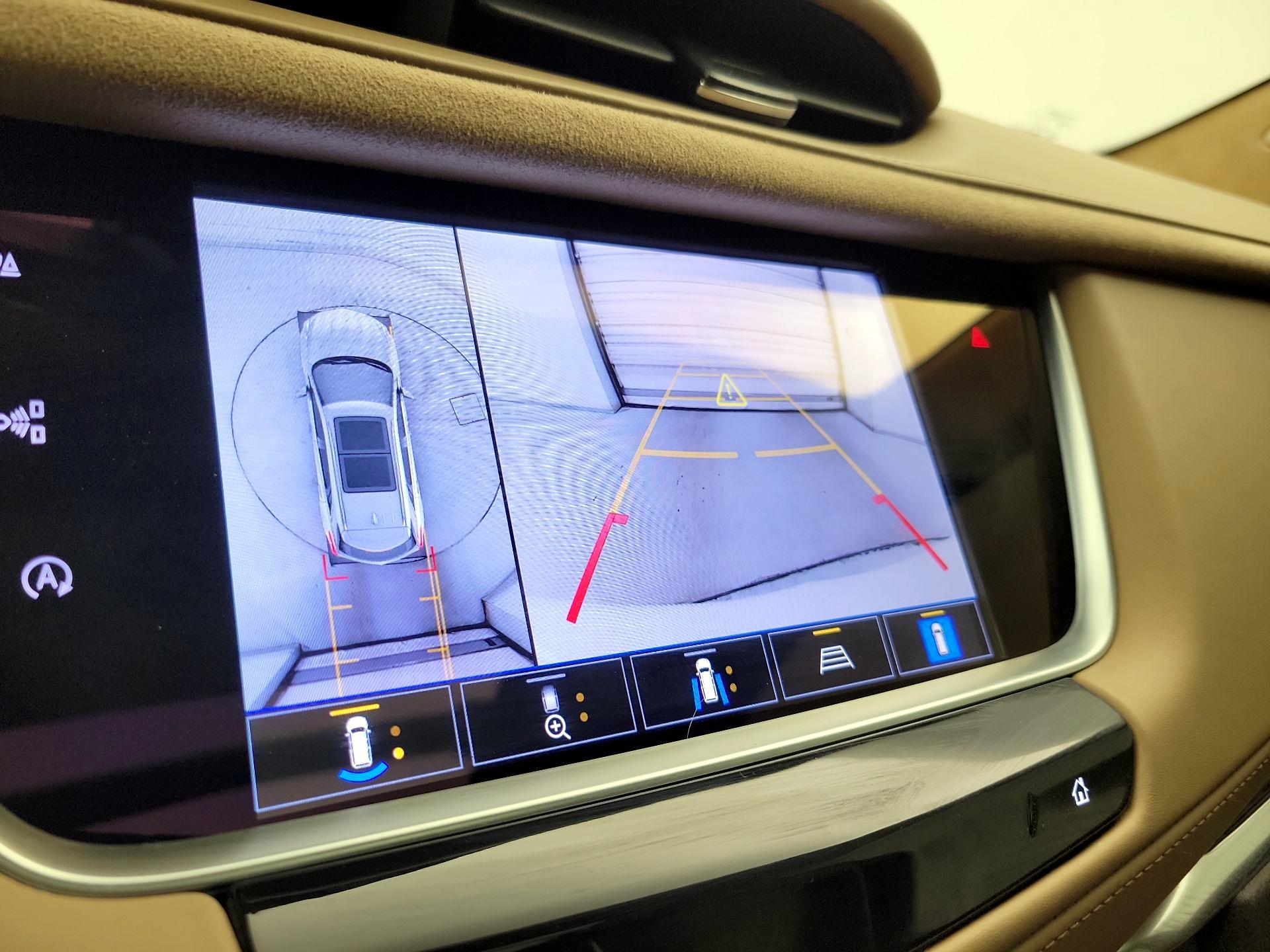 Thumbnail: 2022 Cadillac XT5 - 14