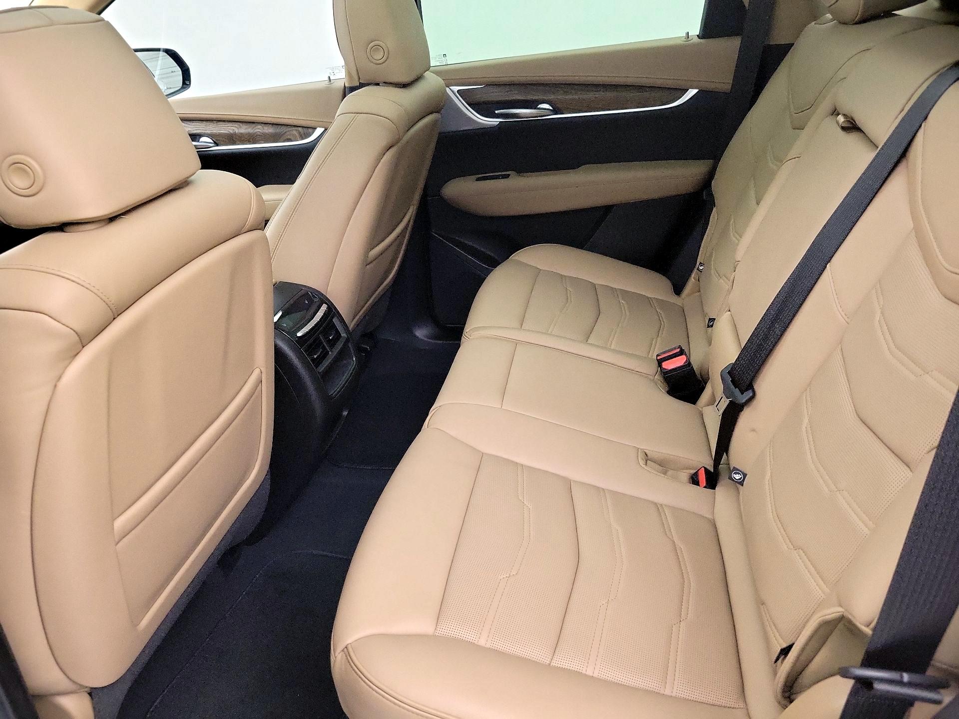 Thumbnail: 2022 Cadillac XT5 - 20