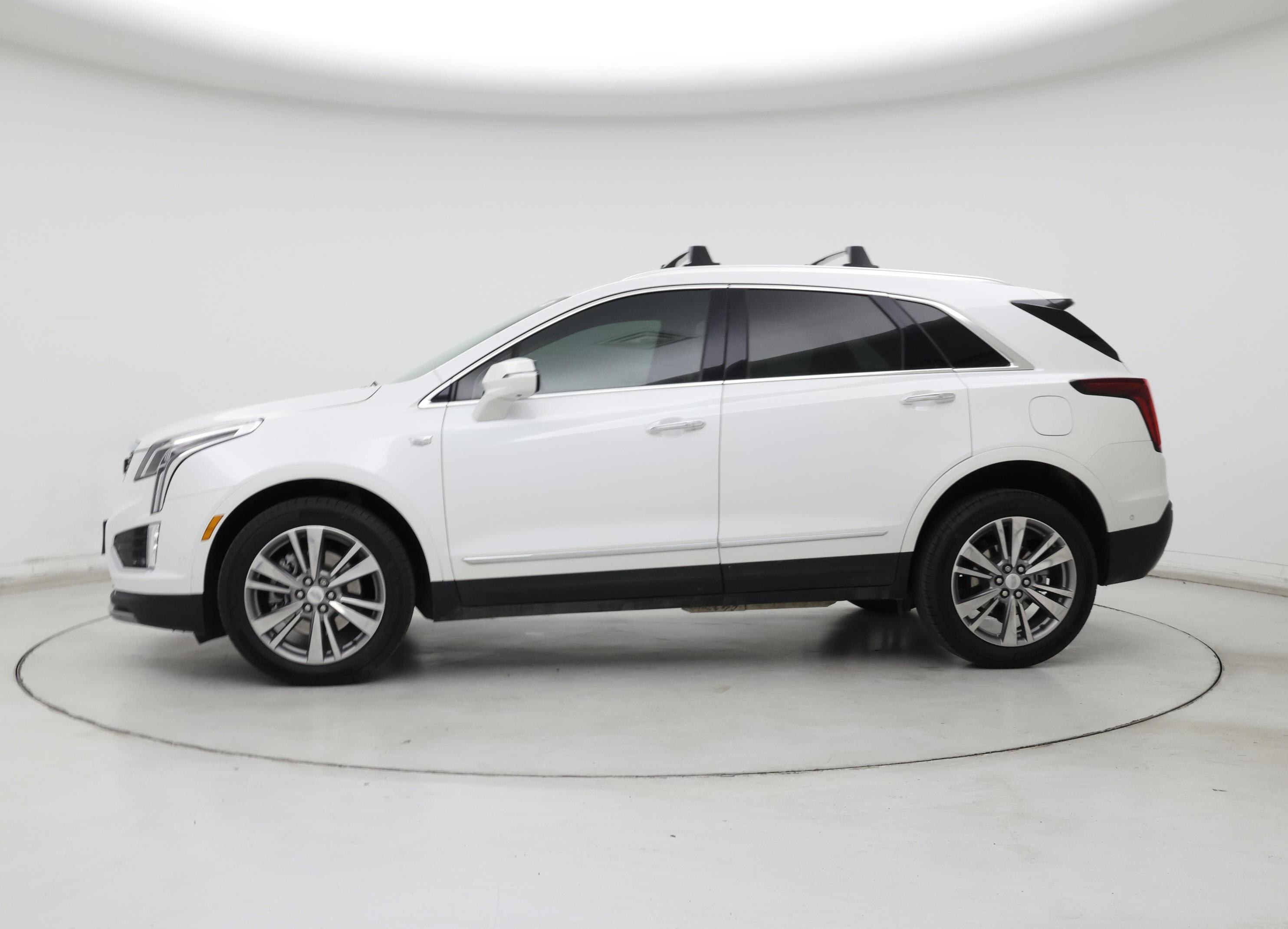 Thumbnail: 2022 Cadillac XT5 - 3