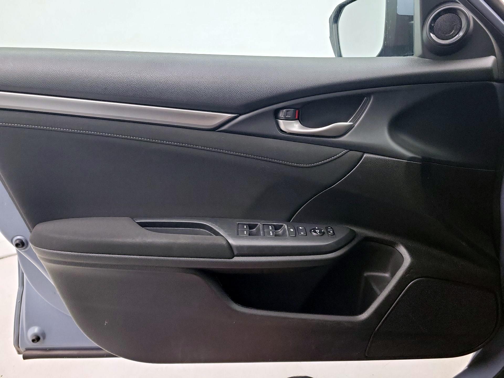 Thumbnail: 2017 Honda Civic - 10