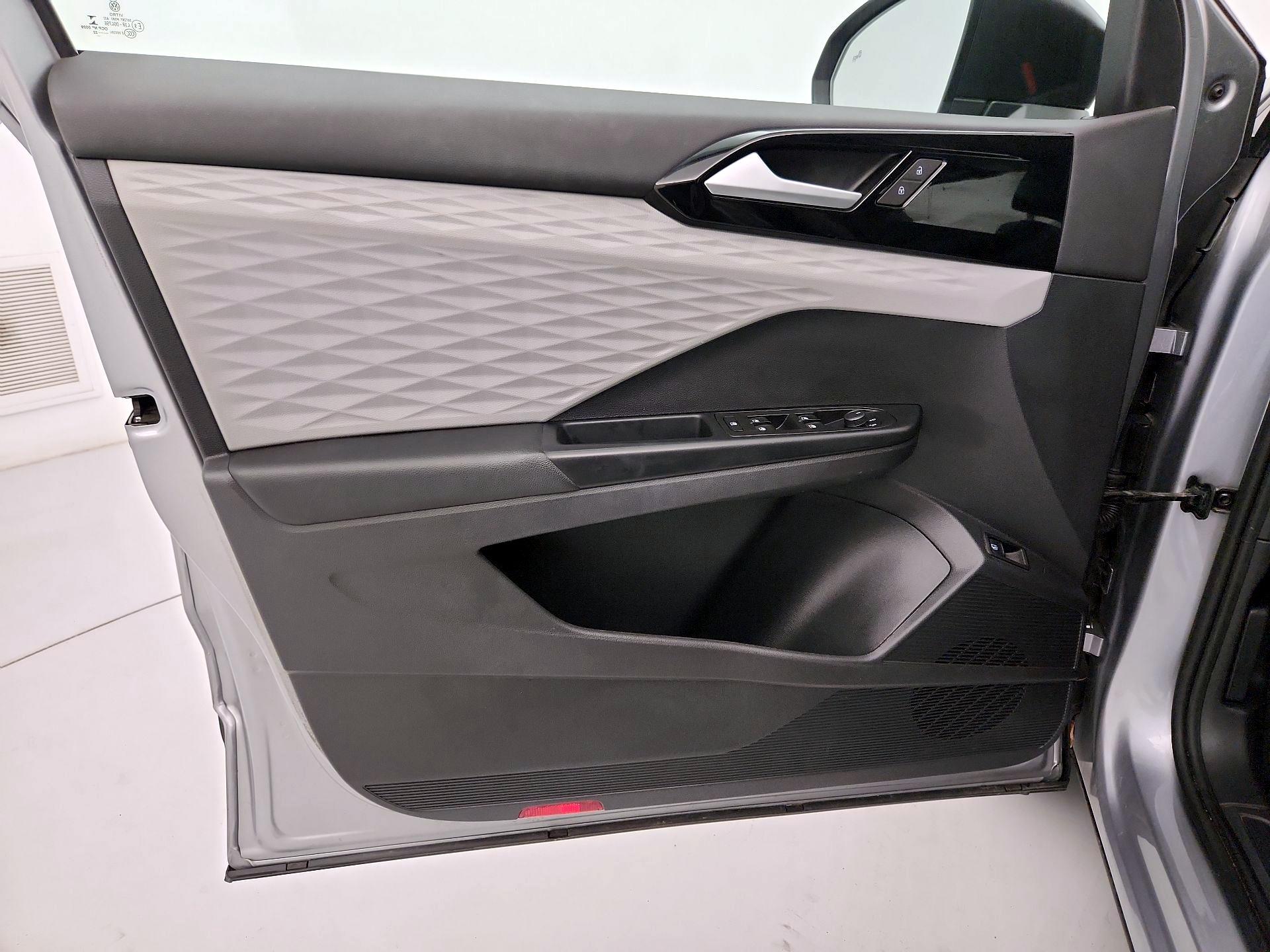 Thumbnail: 2022 Volkswagen Taos - 12