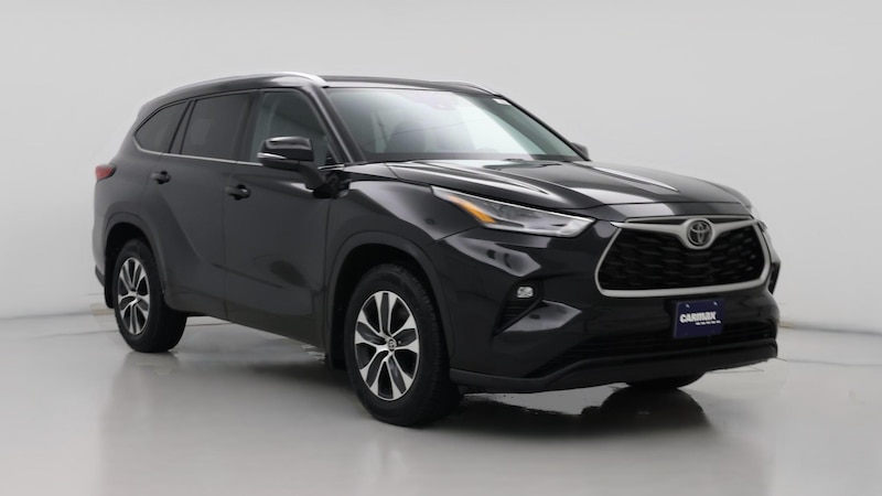 2021 Toyota Highlander XLE Hero Image