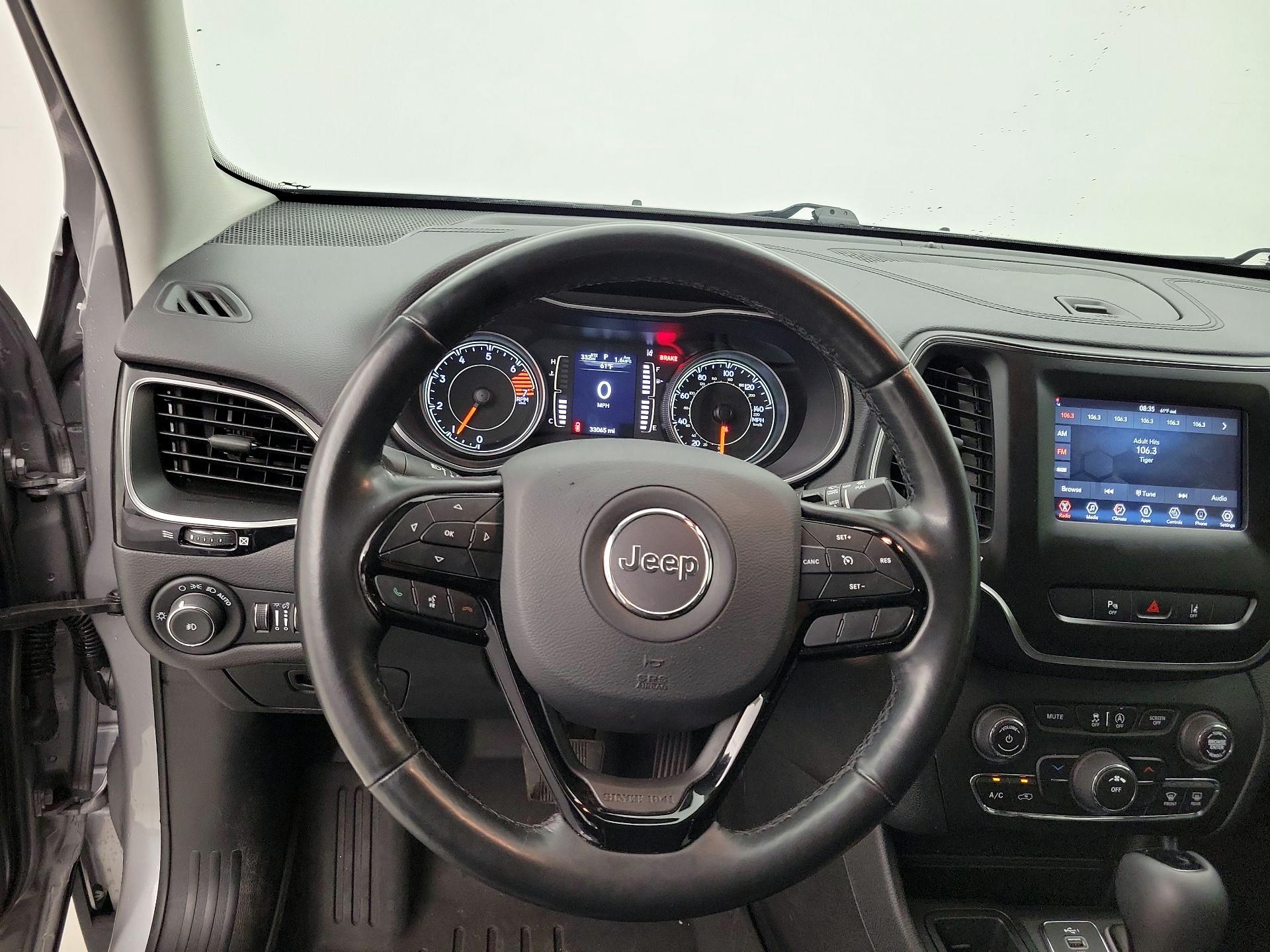 Thumbnail: 2021 Jeep Cherokee - 10
