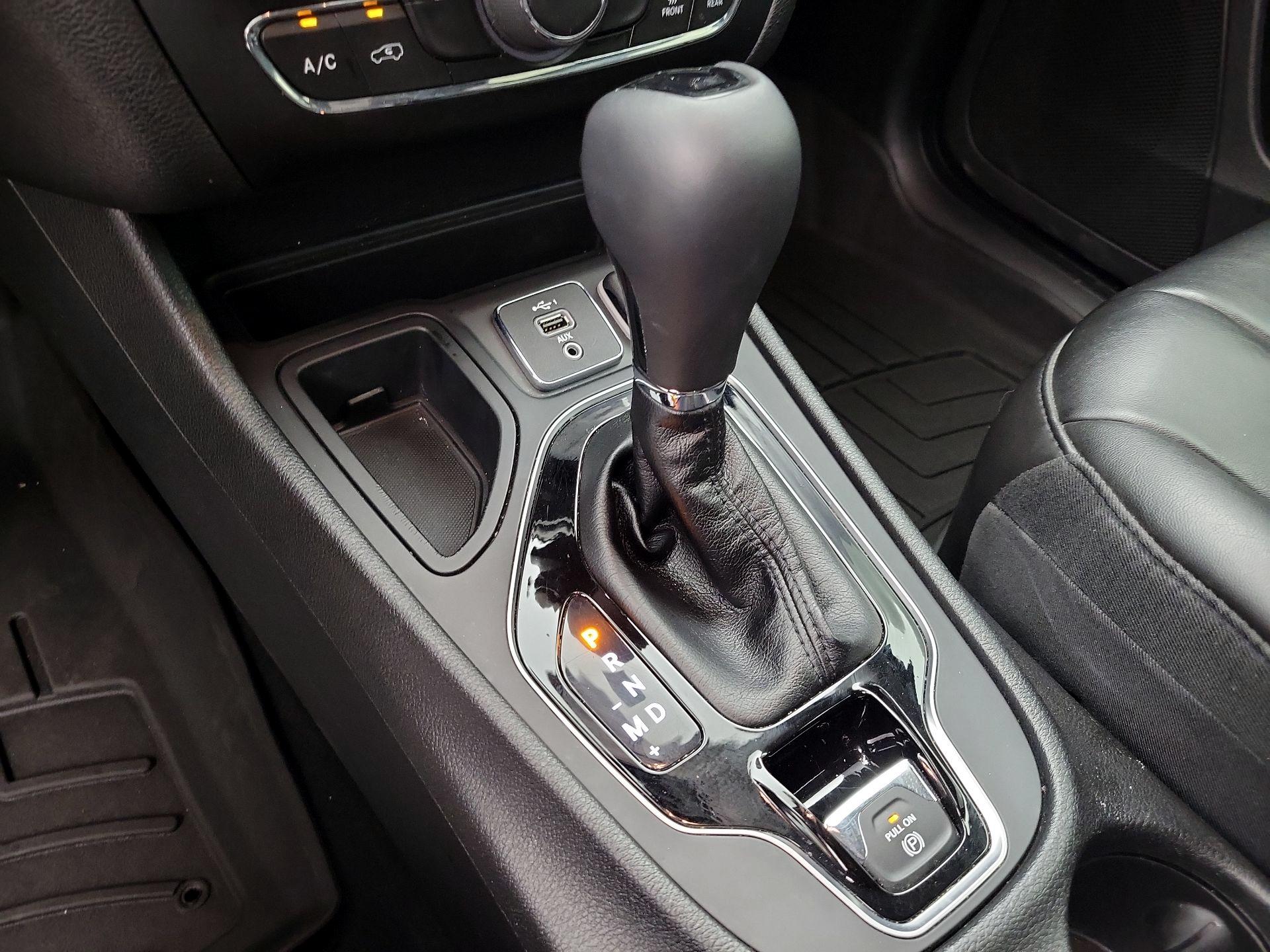Thumbnail: 2021 Jeep Cherokee - 17