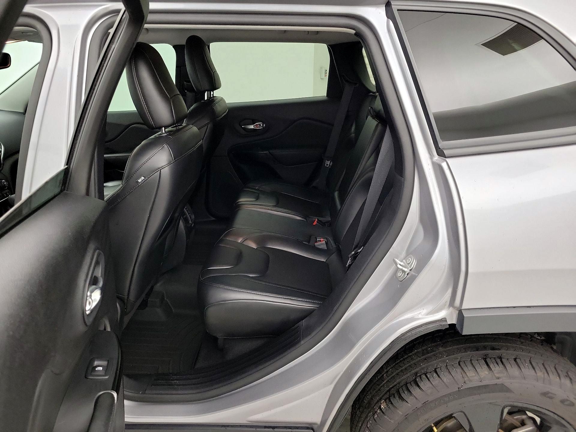 Thumbnail: 2021 Jeep Cherokee - 19