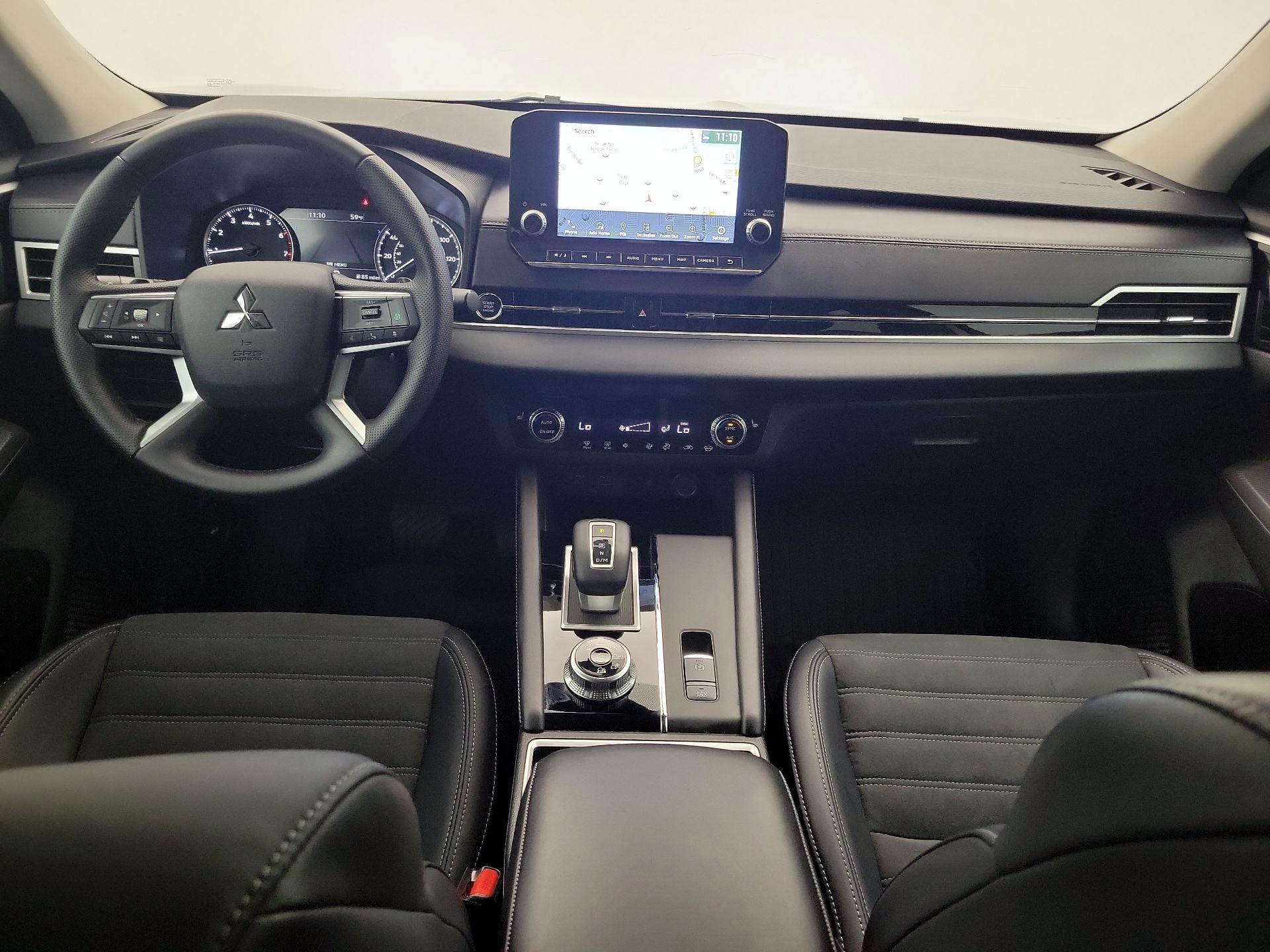 Thumbnail: 2024 Mitsubishi Outlander - 9