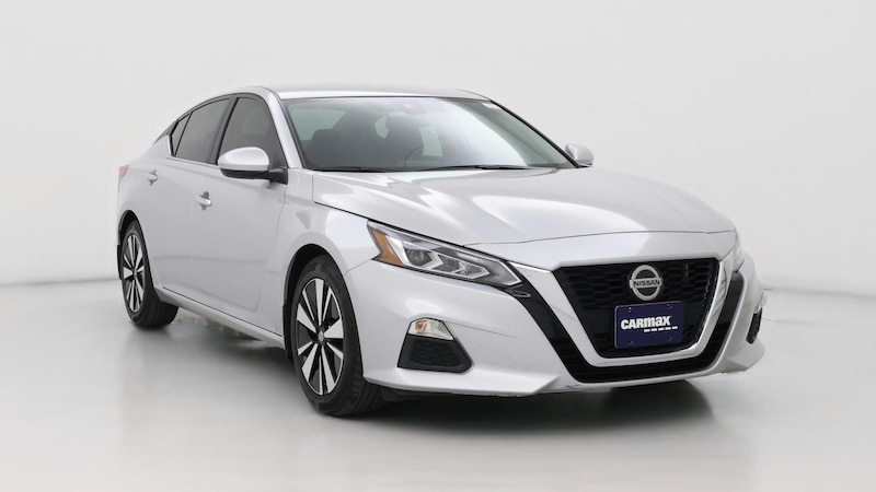 2022 Nissan Altima SV Hero Image
