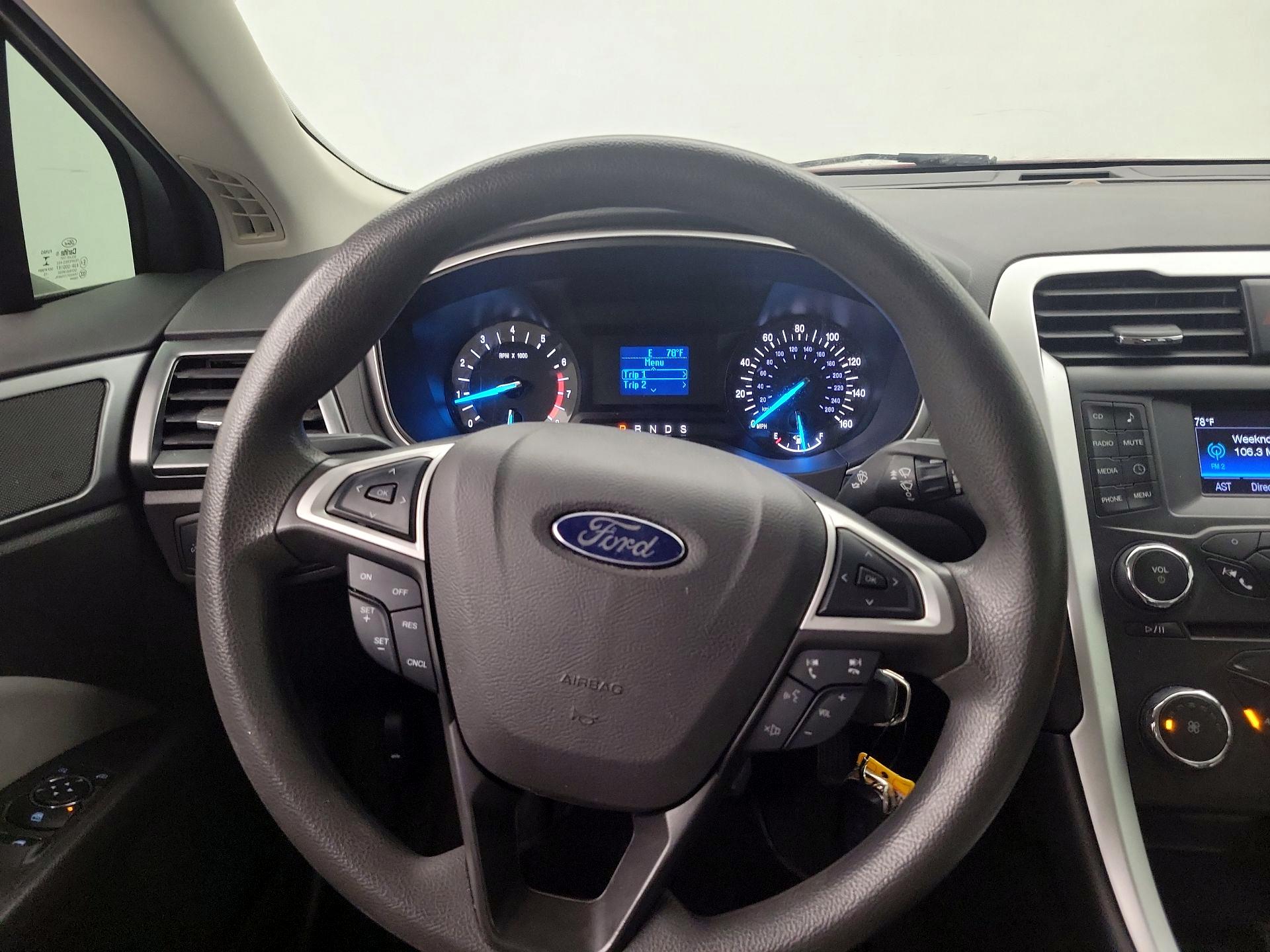 Thumbnail: 2016 Ford Fusion - 10