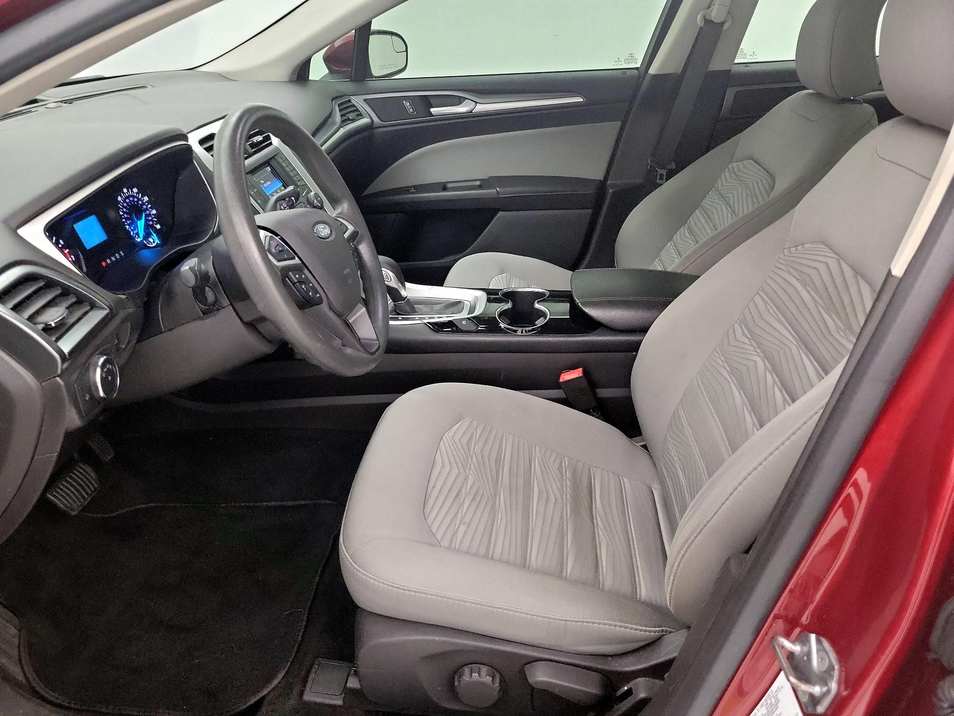 Thumbnail: 2016 Ford Fusion - 11