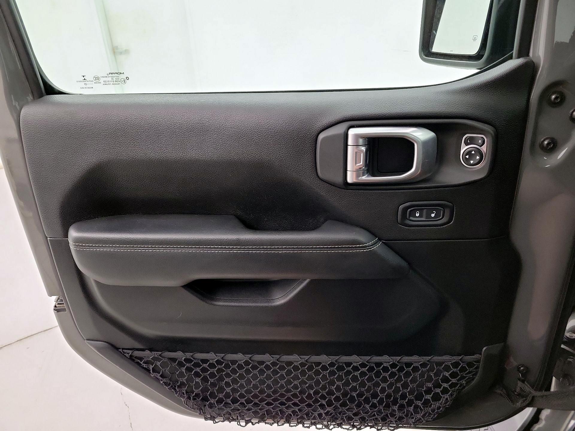 Thumbnail: 2020 Jeep Gladiator - 12
