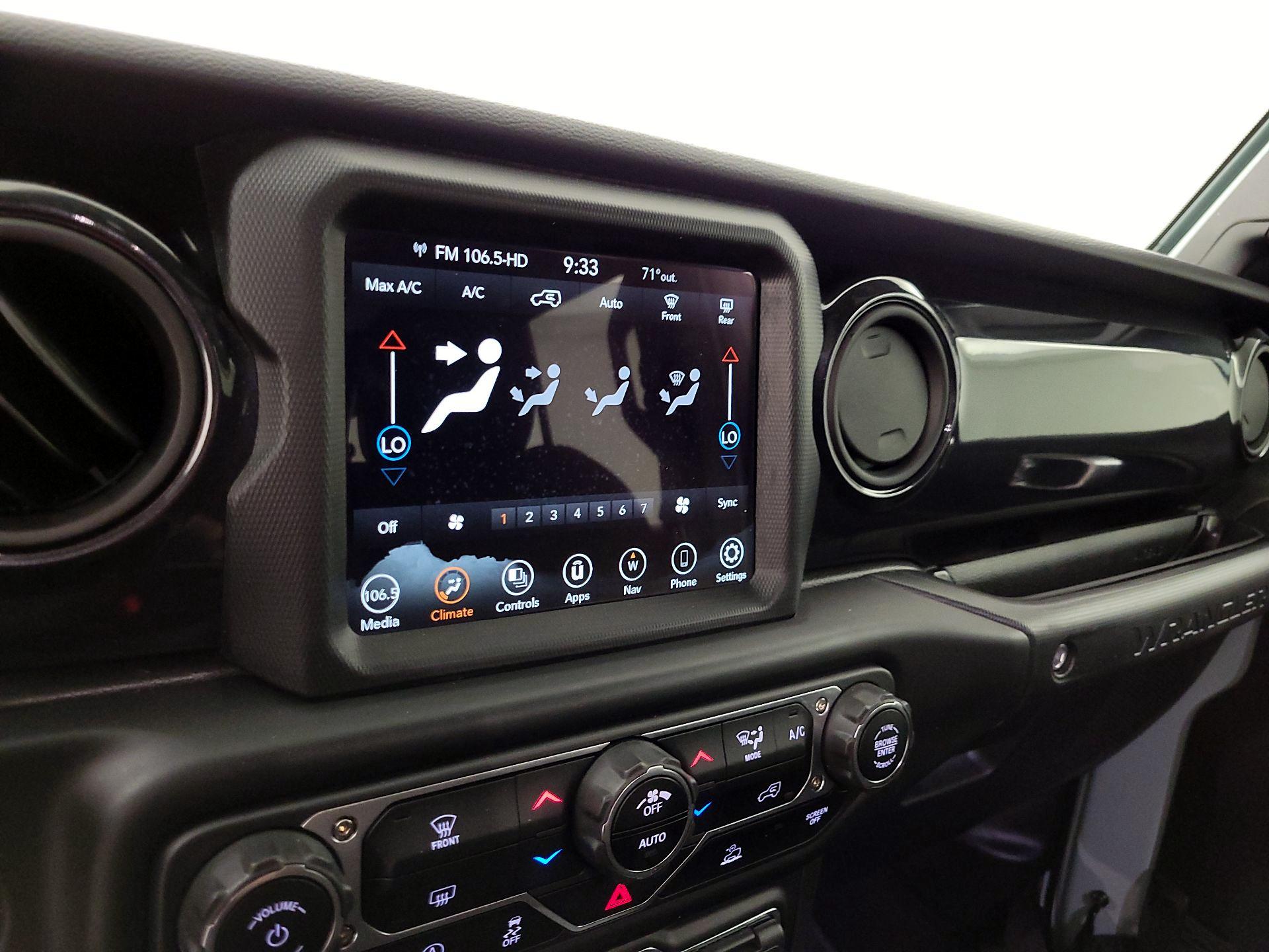 Thumbnail: 2023 Jeep Wrangler - 17