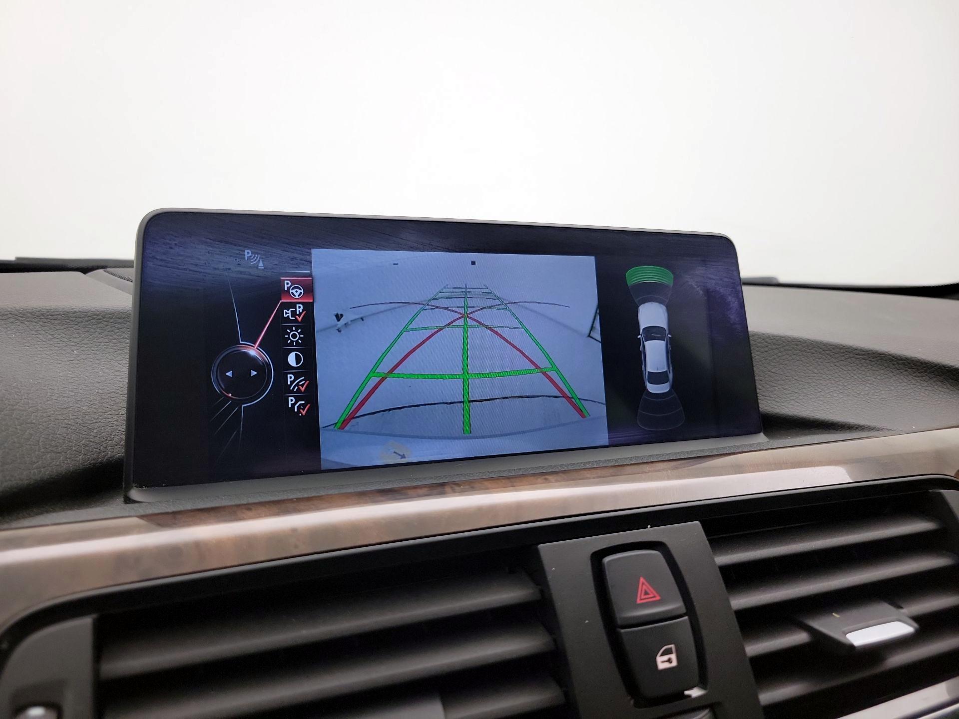 Thumbnail: 2015 BMW 3 Series - 15