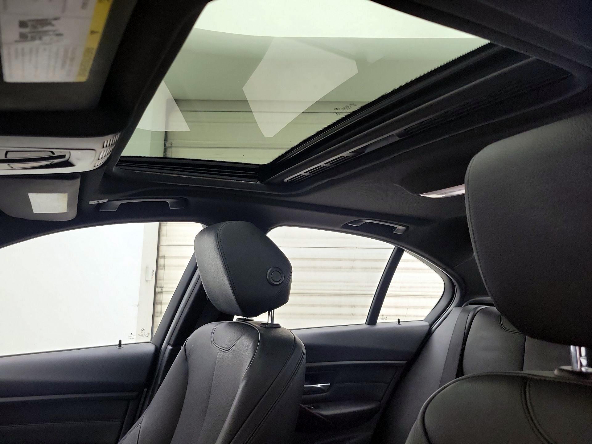 Thumbnail: 2015 BMW 3 Series - 20