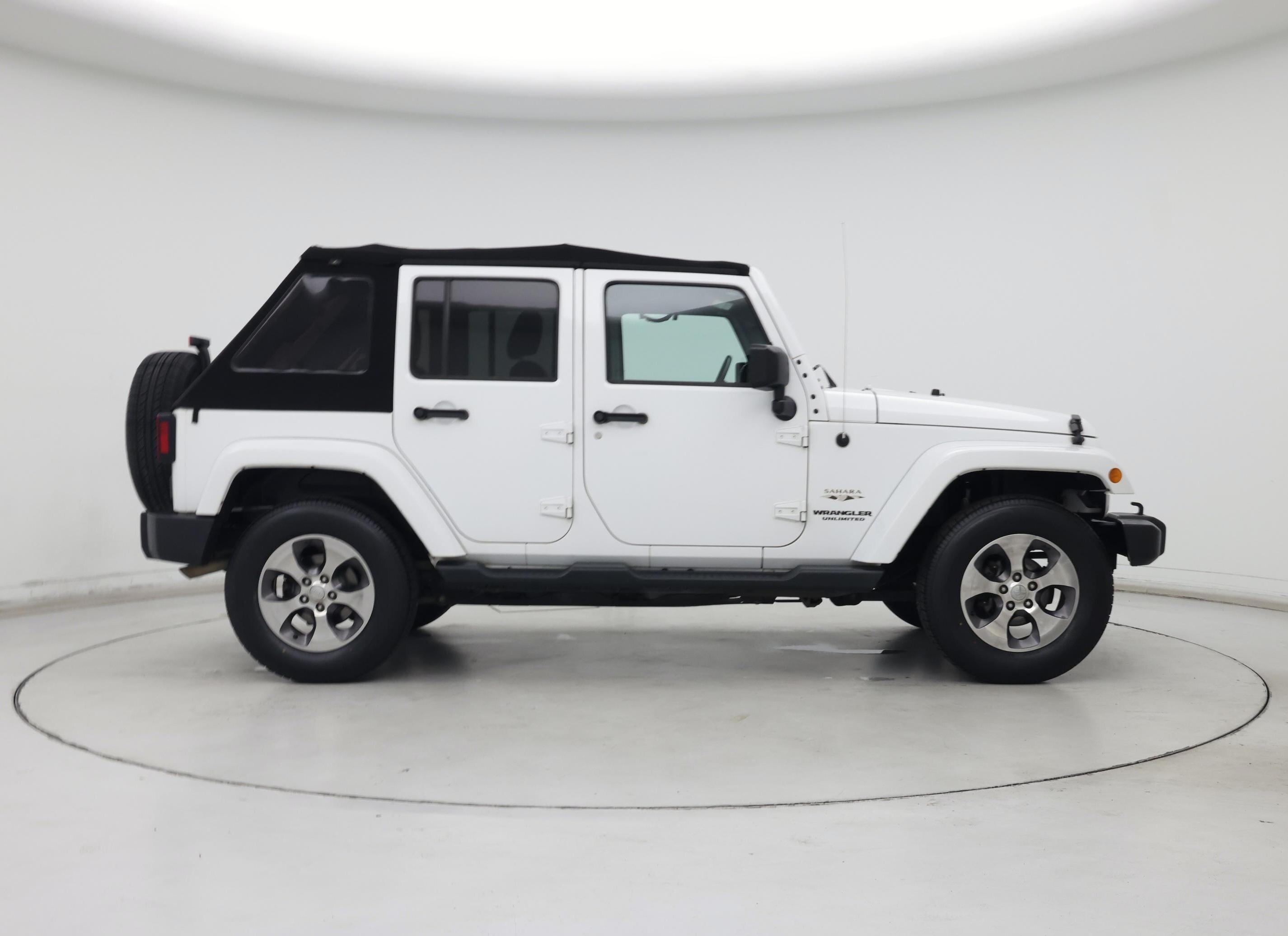 Thumbnail: 2016 Jeep Wrangler - 7