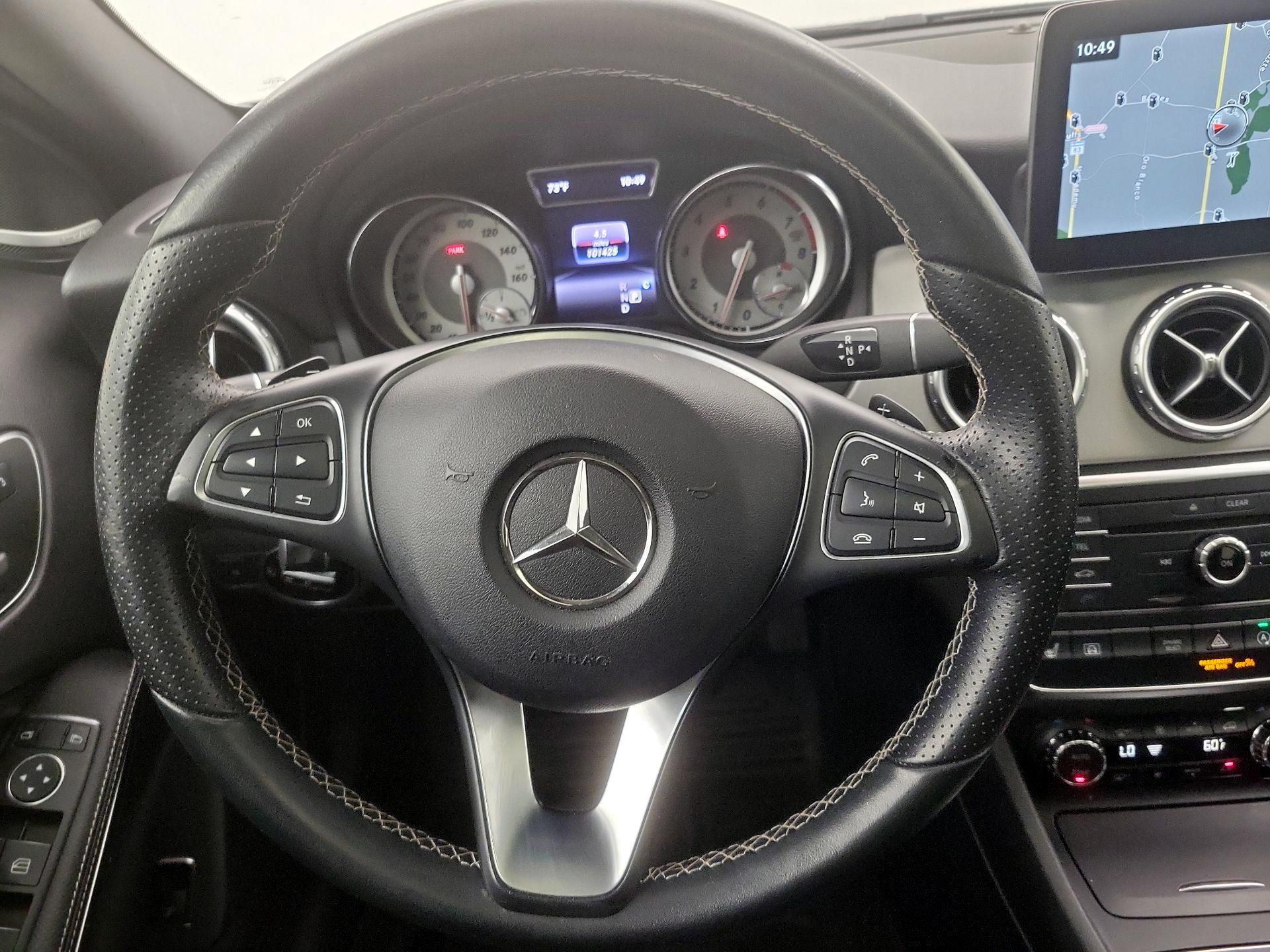 Thumbnail: 2017 Mercedes-Benz GLA - 10