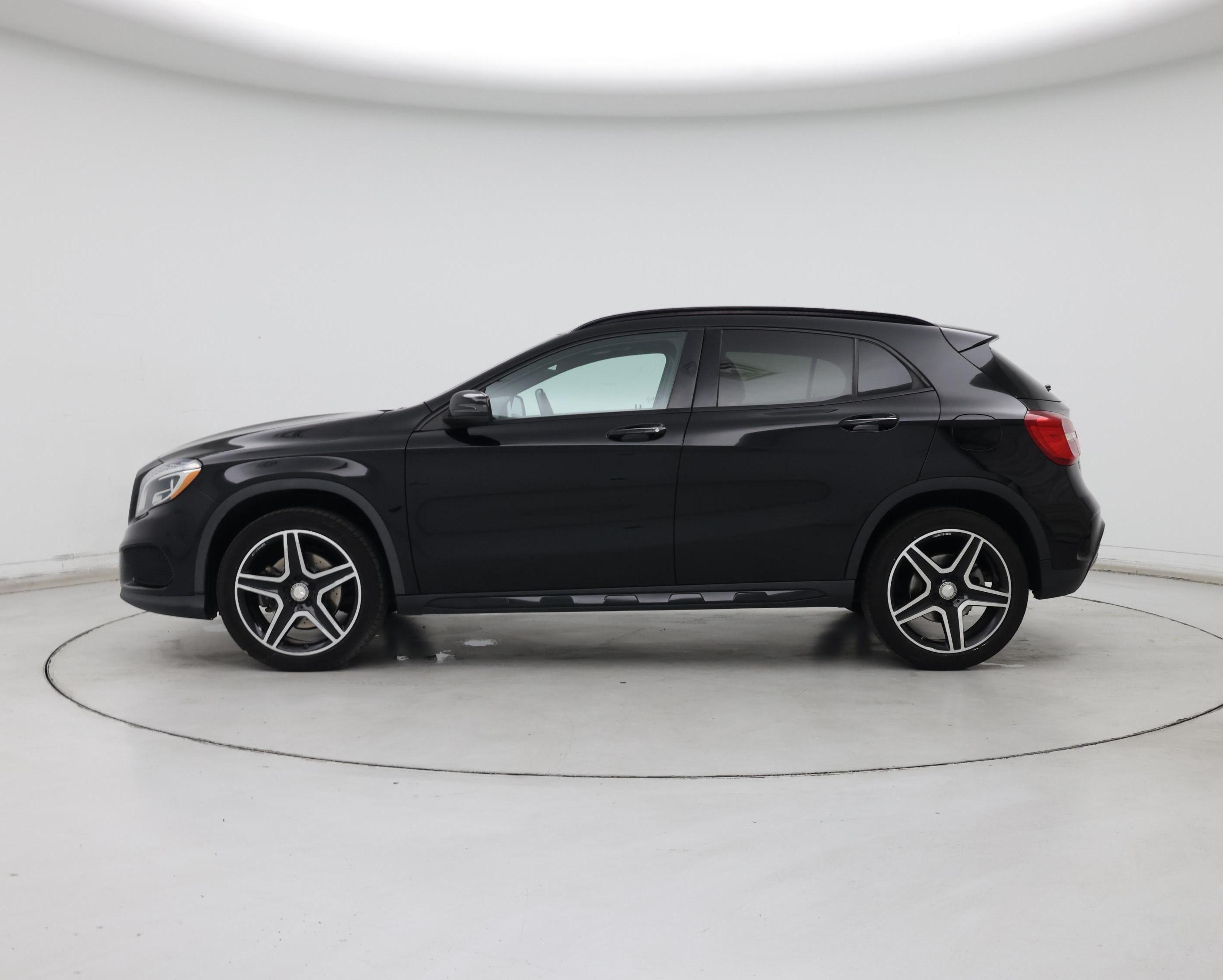 Thumbnail: 2017 Mercedes-Benz GLA - 3