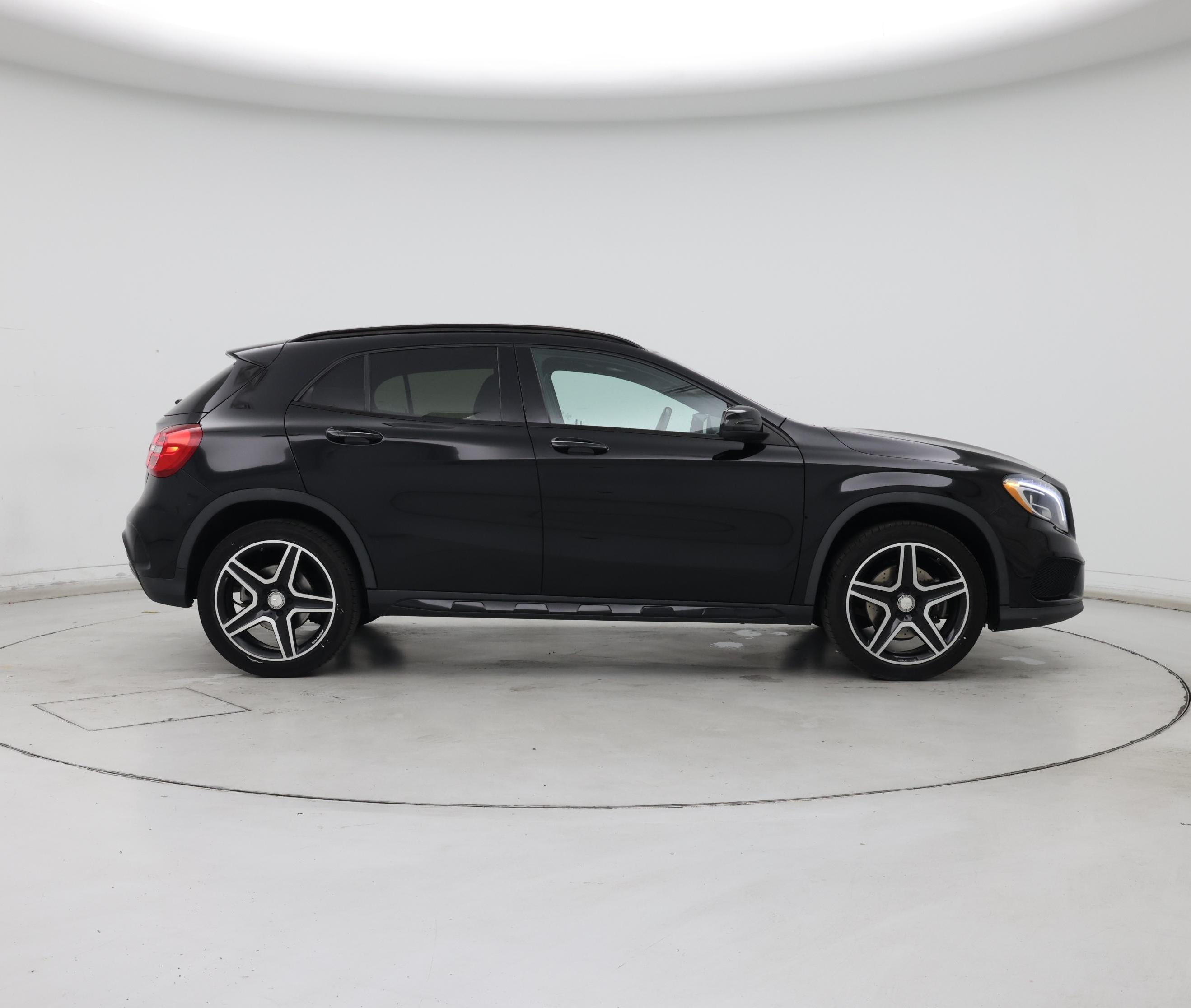Thumbnail: 2017 Mercedes-Benz GLA - 7