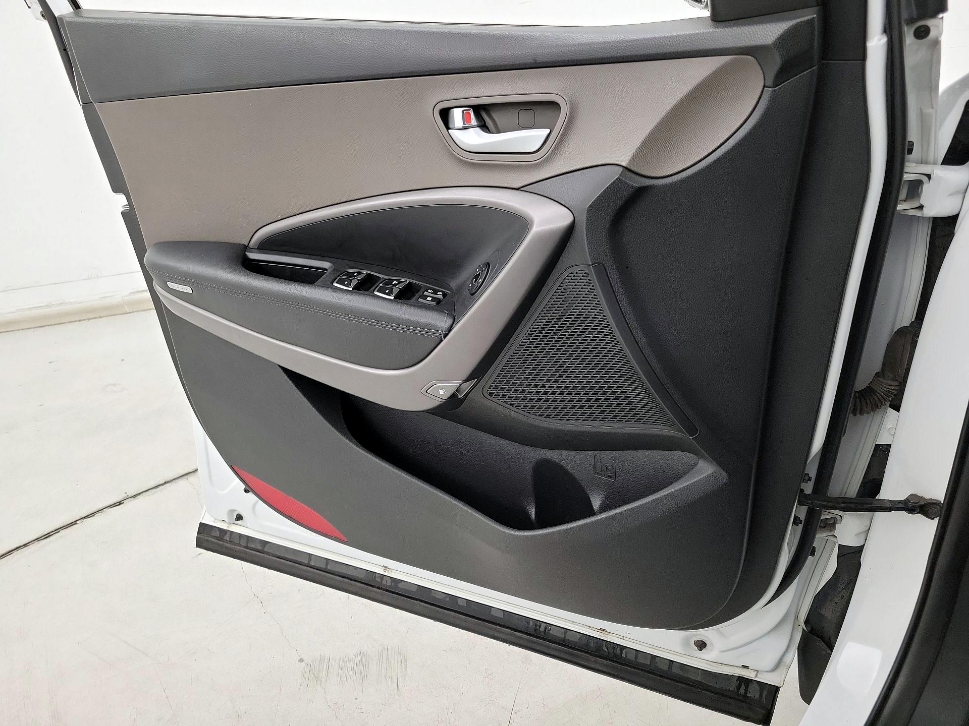 Thumbnail: 2013 Hyundai Santa Fe - 12